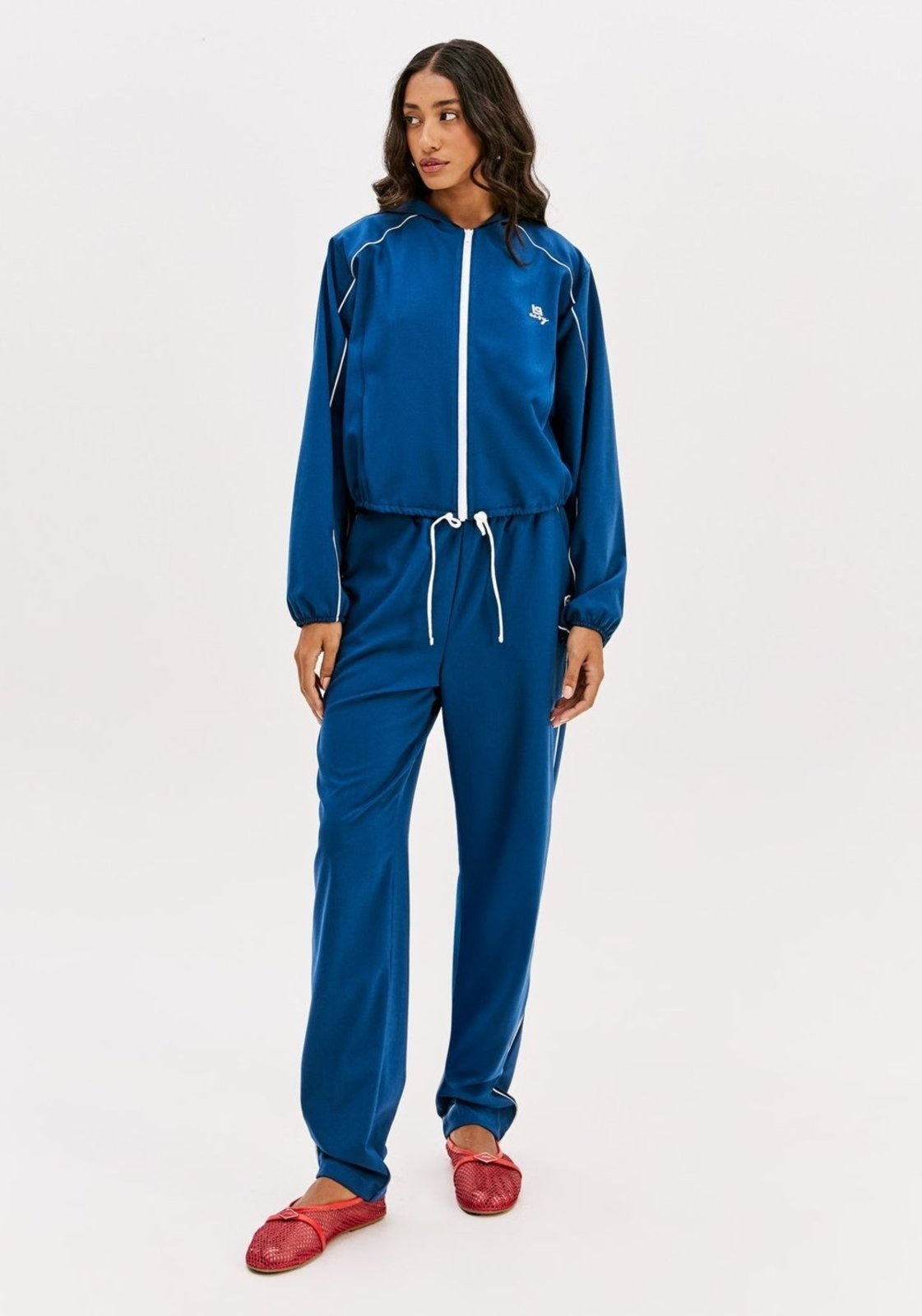 Imagem principal Calça Reta Cintura Alta Com Bordado Sport Easy azul