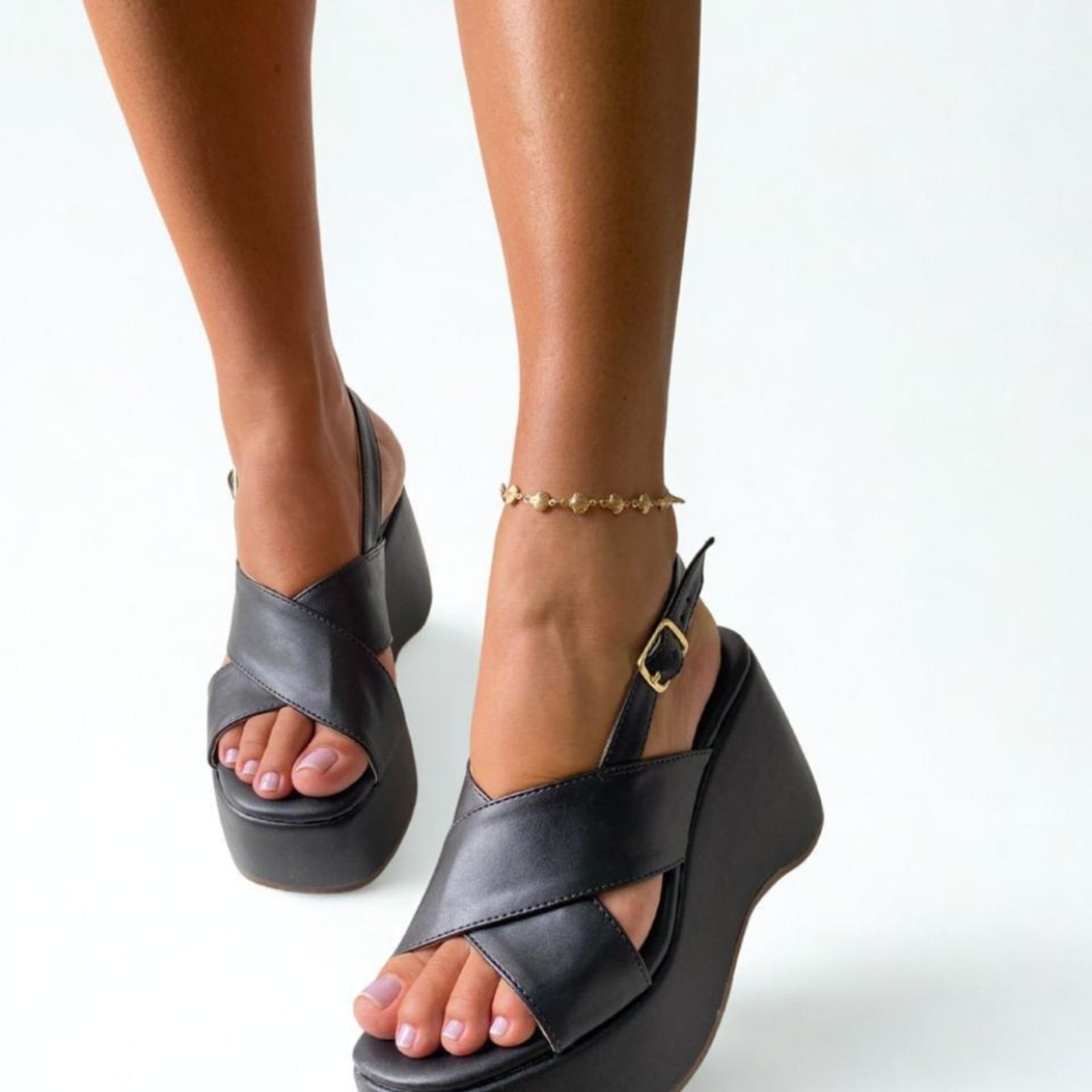 Imagem principal Sandália Delazari Plataforma Preta Delazari preto