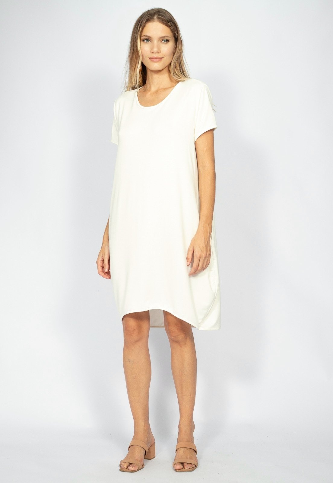 Imagem principal Vestido Curto Malha Amazonia Vital Amplo Always Off White e Amazonia Vital off-white white