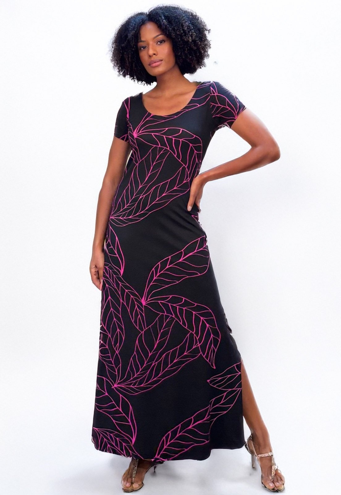 Imagem principal Vestido Longo Cabanafree Malha Gola Canoa Manga Curta Antúrios Cabanafree estampado/lilás/preto