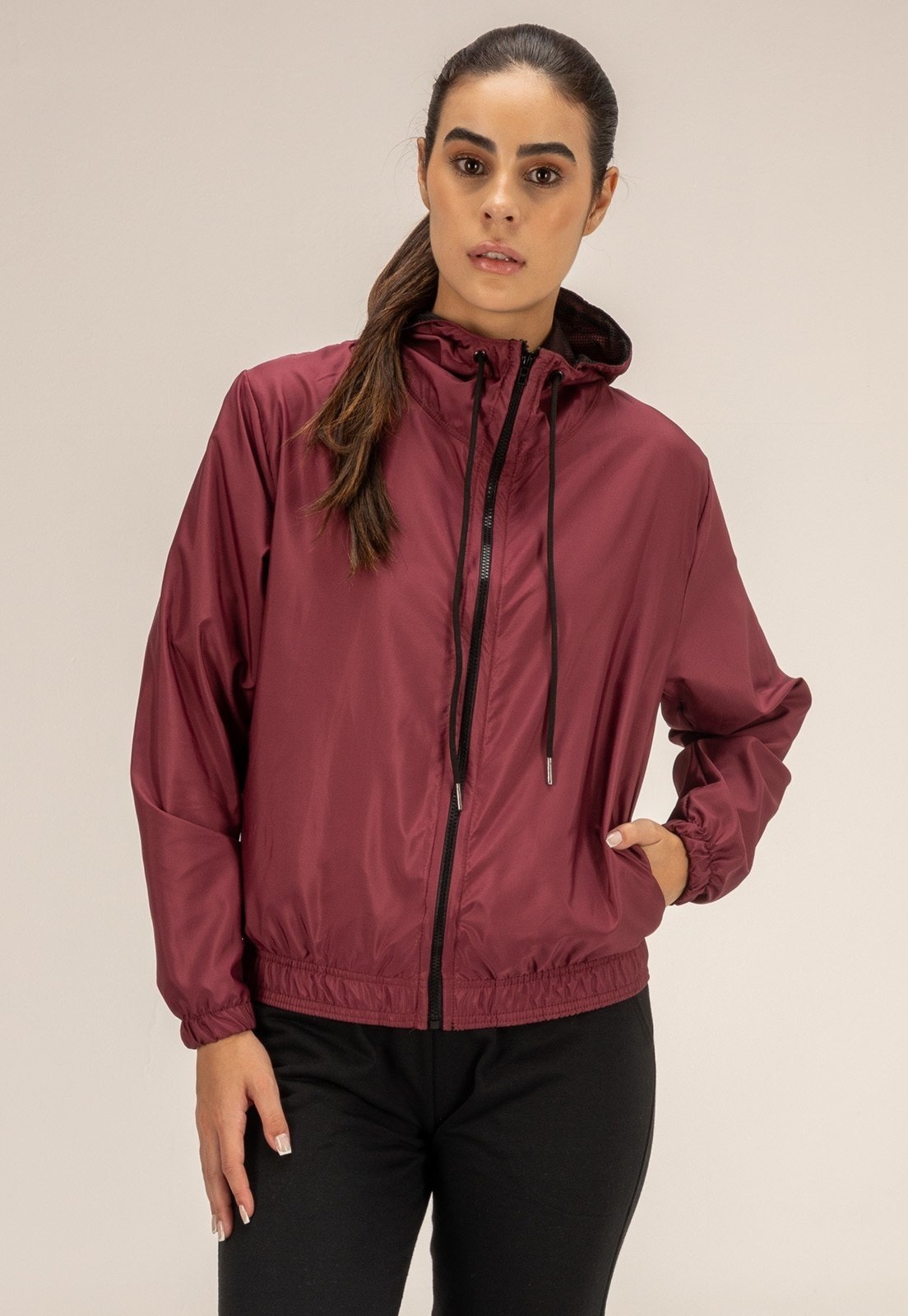 Imagem principal Blusa Corta Vento Feminina Com Capuz Dulk bordô/vermelho/vinho