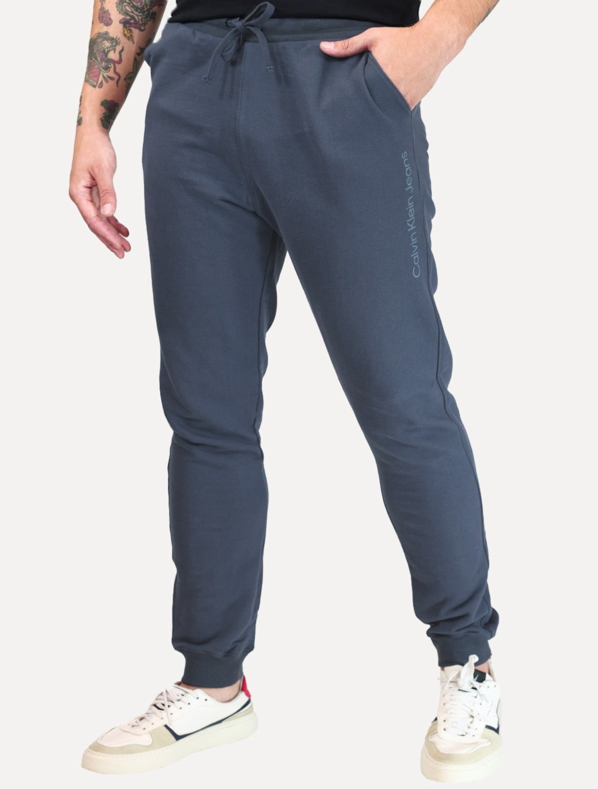 Imagem principal Calça Calvin Klein Jeans Masculina Moletom Side New Logo Marinho Calvin Klein azul/azul marinho azul