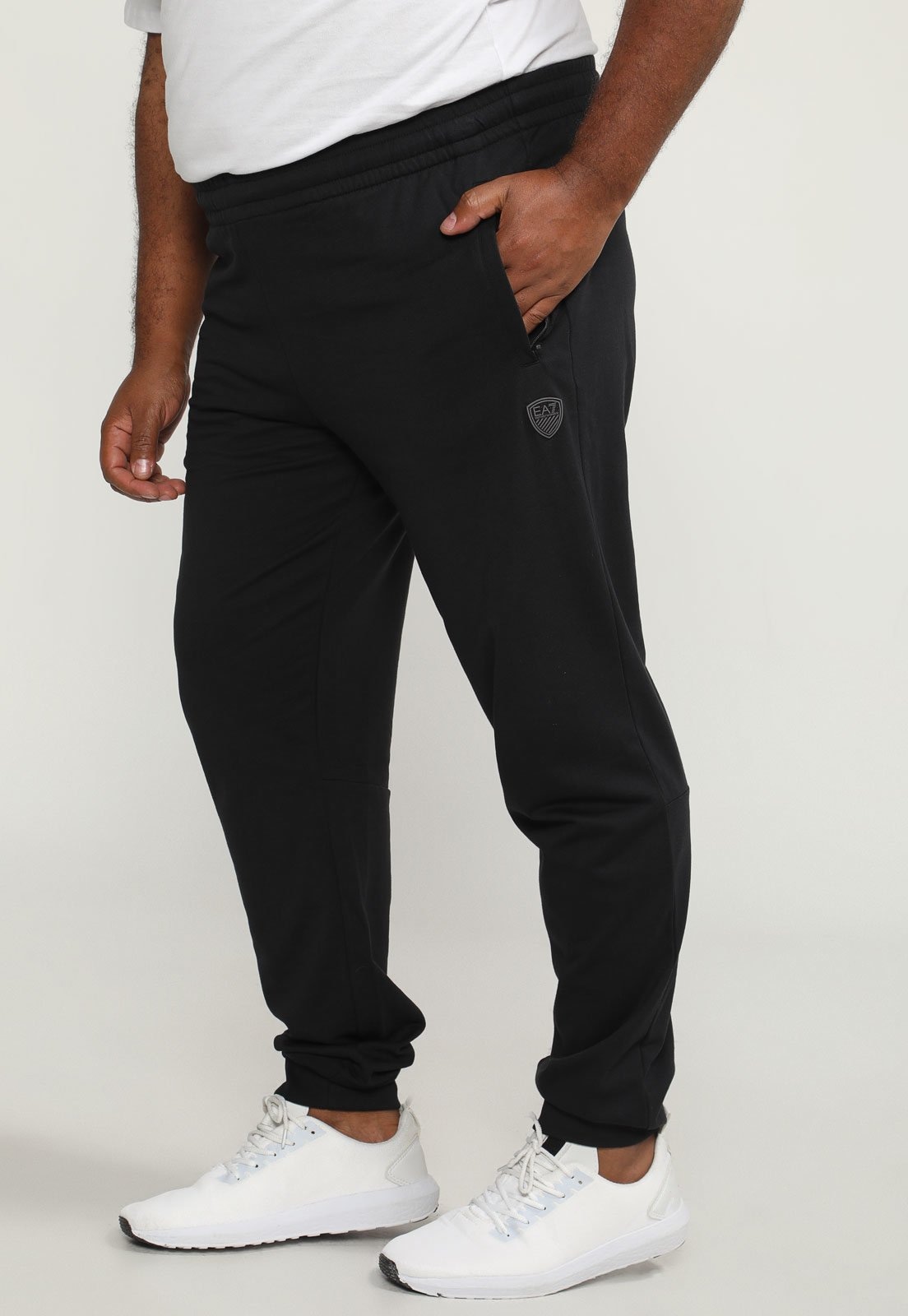 Imagem principal Calça de Moletom EA7 Plus Size Jogger Logo Preta EA7 preto