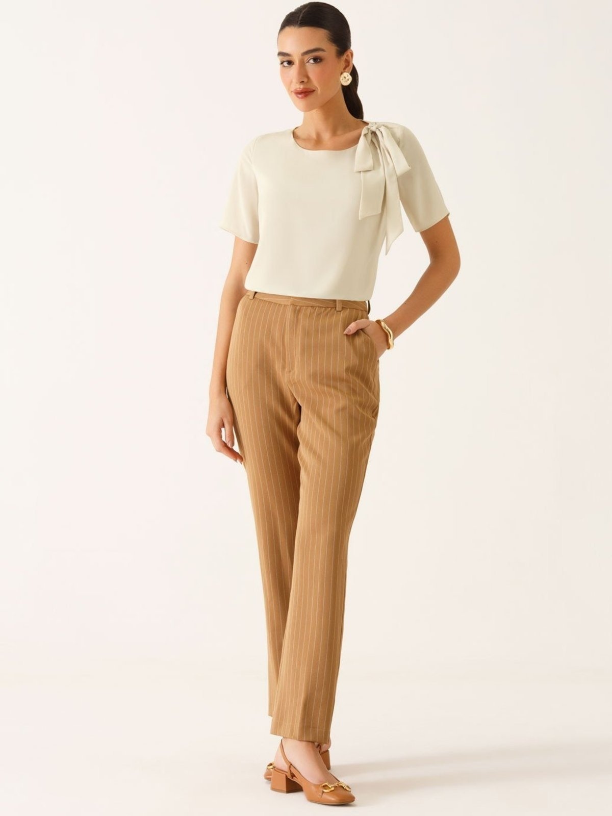 Imagem principal Calça Alfaiataria Reta Regular em Viscose Listrada Camel Tatiele Principessa caramelo