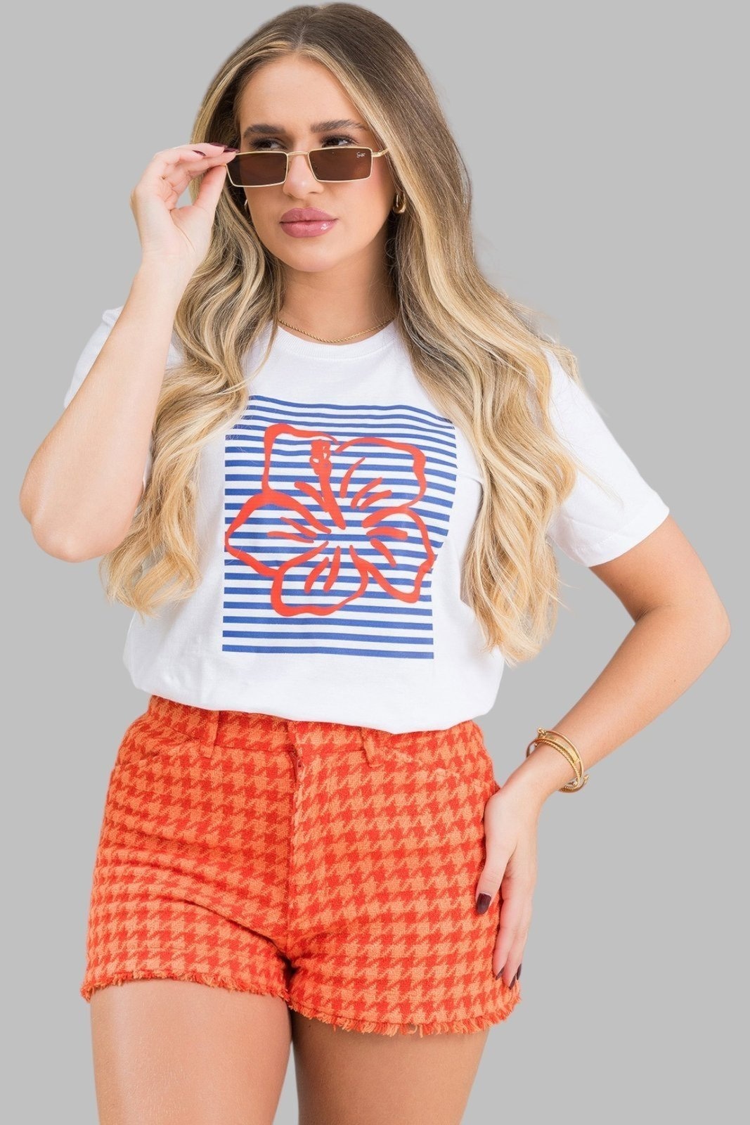 Imagem principal Camiseta Feminina Cianitas Branca Estampa Hibisco Vermelho Cianitas branco