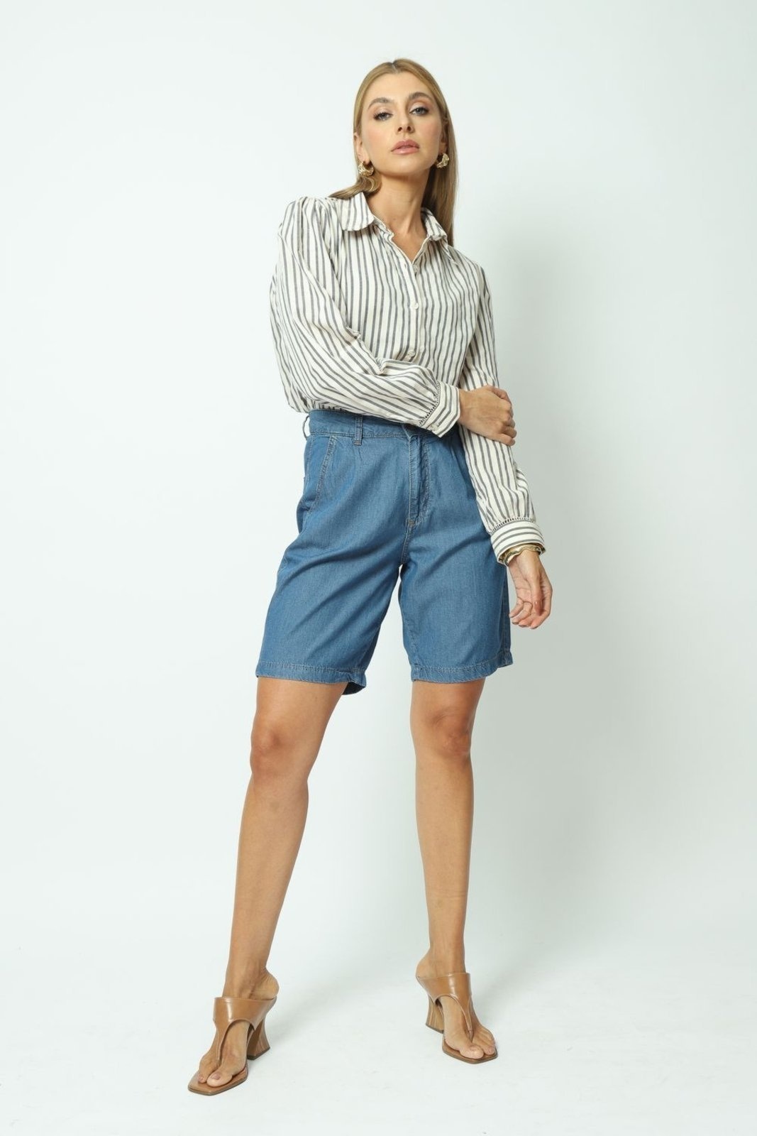 Imagem principal Bermuda Jeans Bolso-Faca Gazzy azul