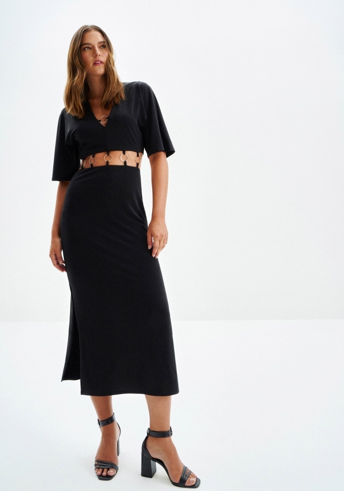 Imagem principal Vestido Midi em Malha Brilho com Cut Argolas Lez a Lez preto