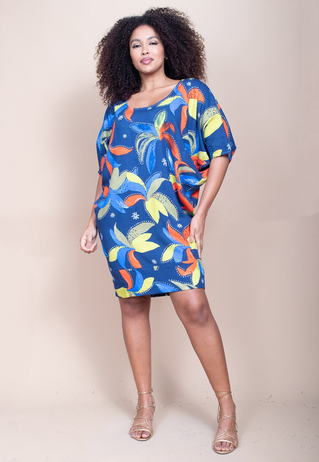 Imagem principal Vestido Cabanafree Curto Morcego Estampa Maré Vibrante Cabanafree amarelo/estampado/laranja/verde