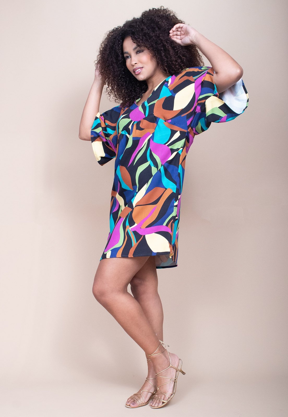 Imagem principal Vestido Curto Cabana Free Pequi Viscose Estampa Aurora Urbana Cabanafree azul/estampado/preto/roxo