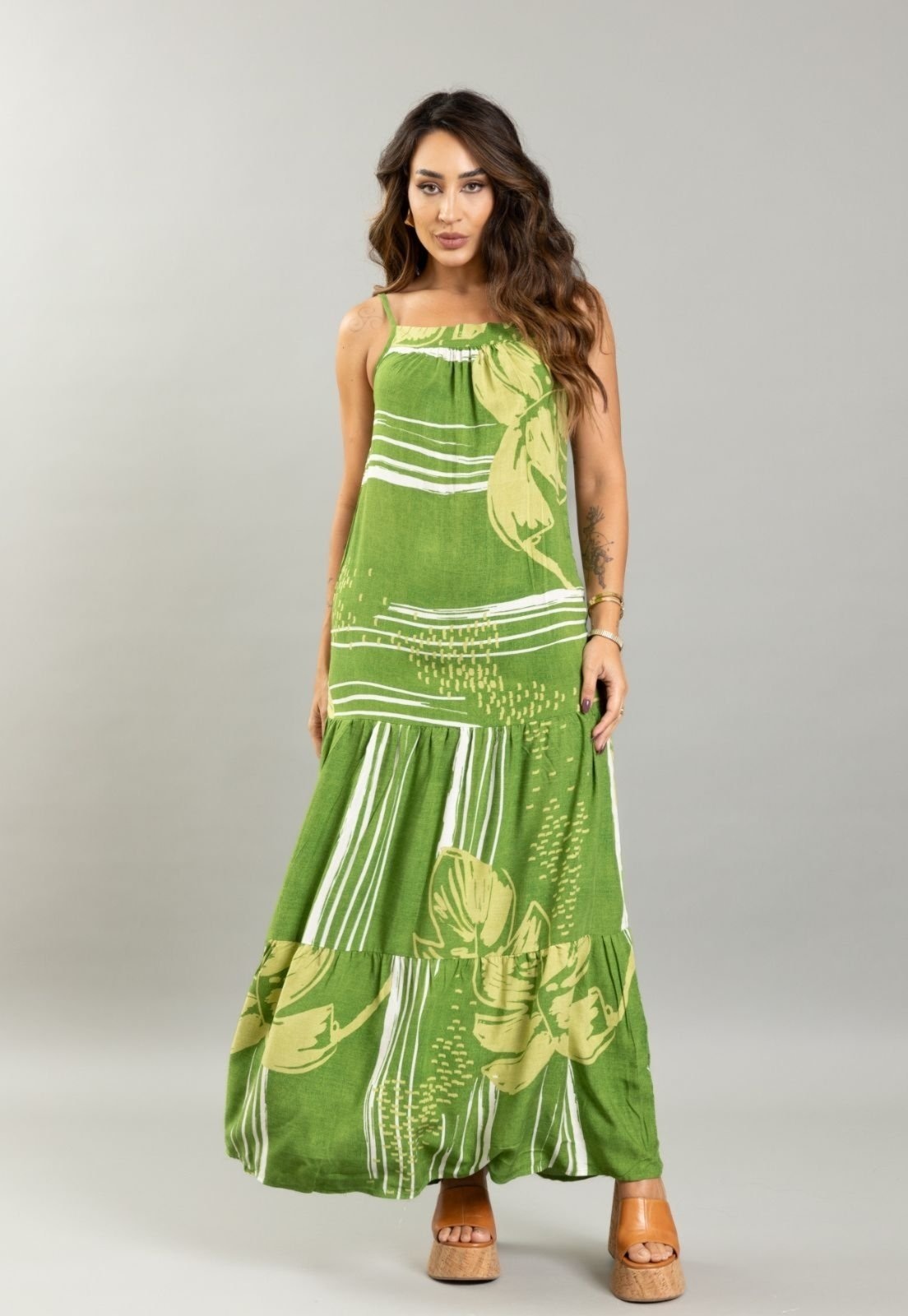 Imagem principal Vestido Longo Verão Florido Soltinho Com Alças Ajustáveis LEMIER verde