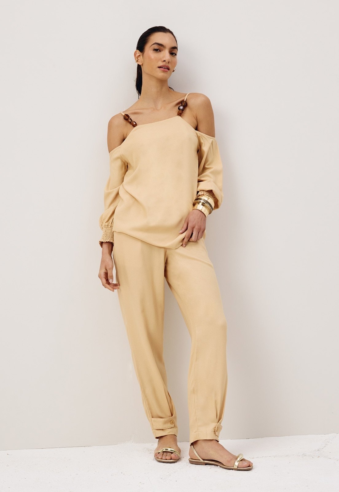 Imagem principal Calça Cenoura Martingale CaCay bege