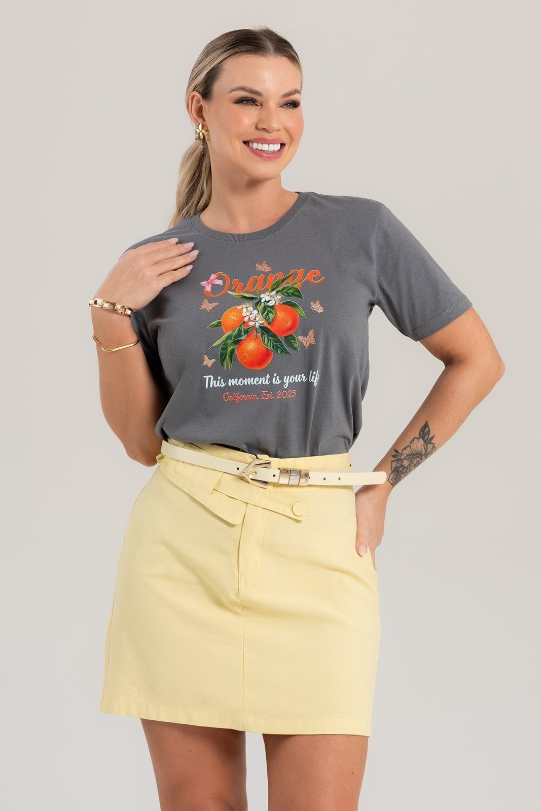 Imagem principal T-shirt Feminina Cianitas Chumbo Estampa Orange California Cianitas cinza orange