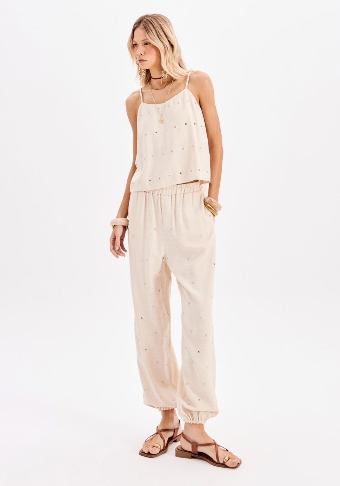 Imagem principal Calça Jogger Com Aplicações My Favorite Things bege