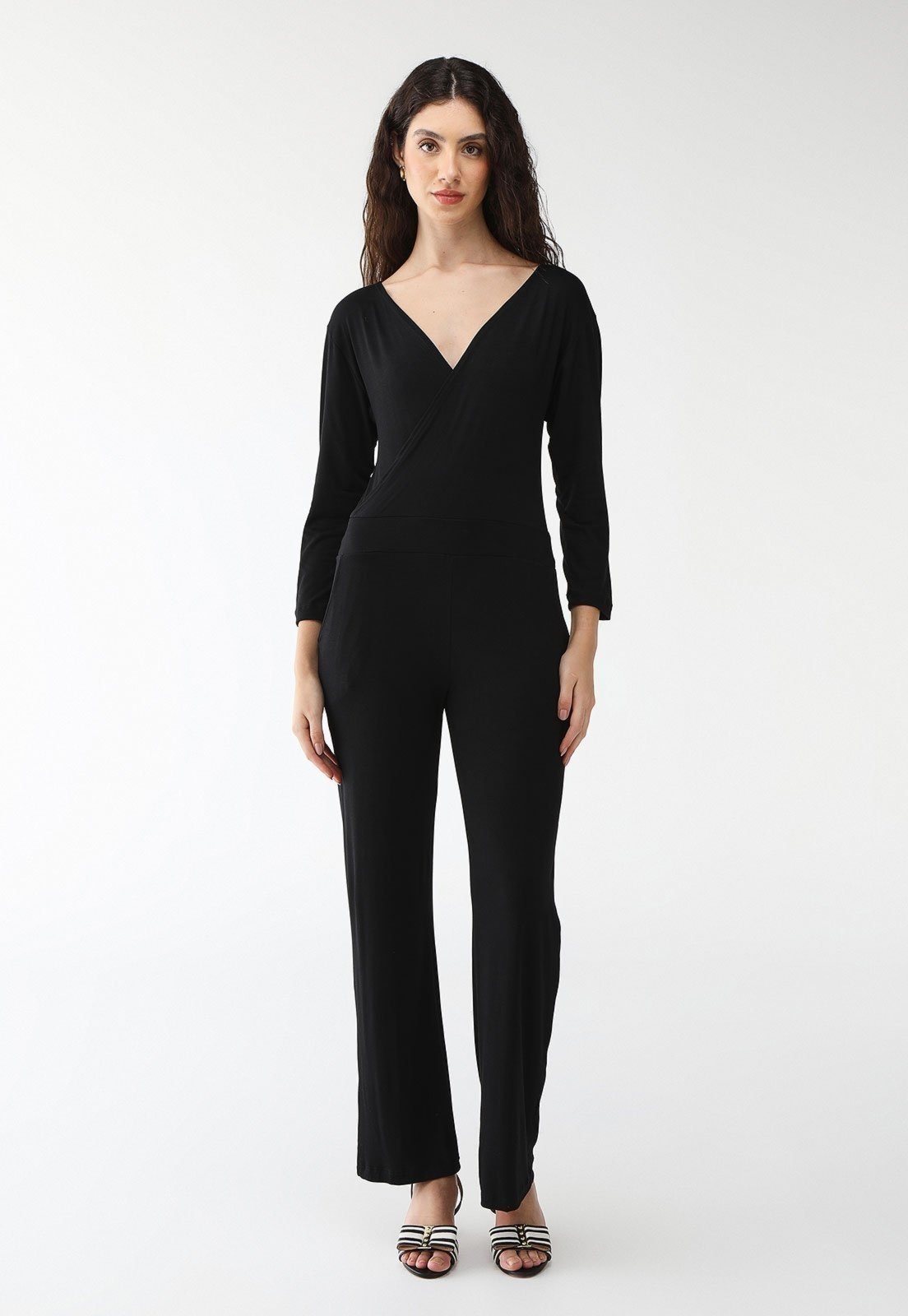 Imagem principal Macacão Viscolycra Maria Paes Transpassado manga 7/8 Maria Paes preto