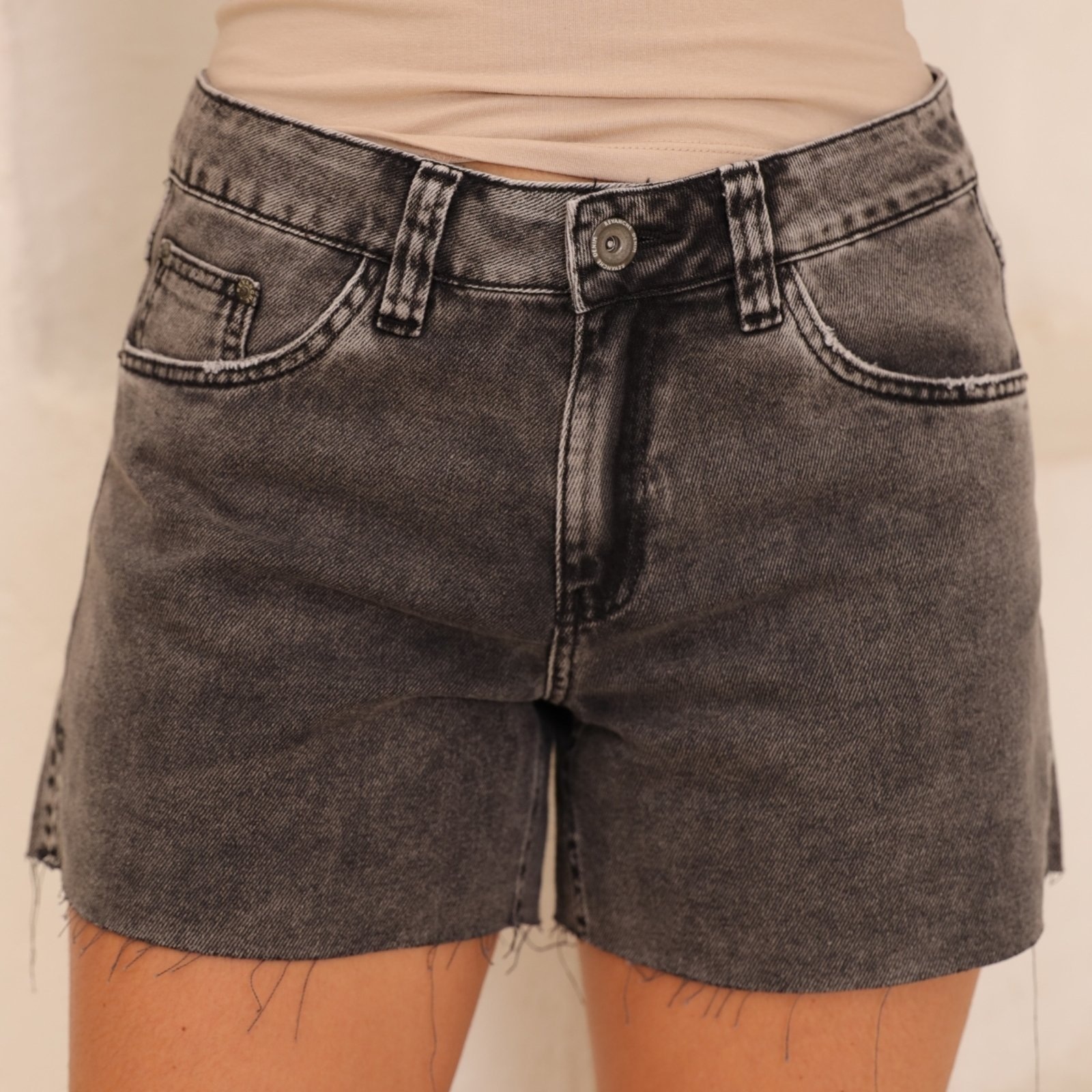 Imagem principal Shorts Jeans Boyfriend Barra Cortada A Fio Feminino Revanche Primavalle Revanche unico