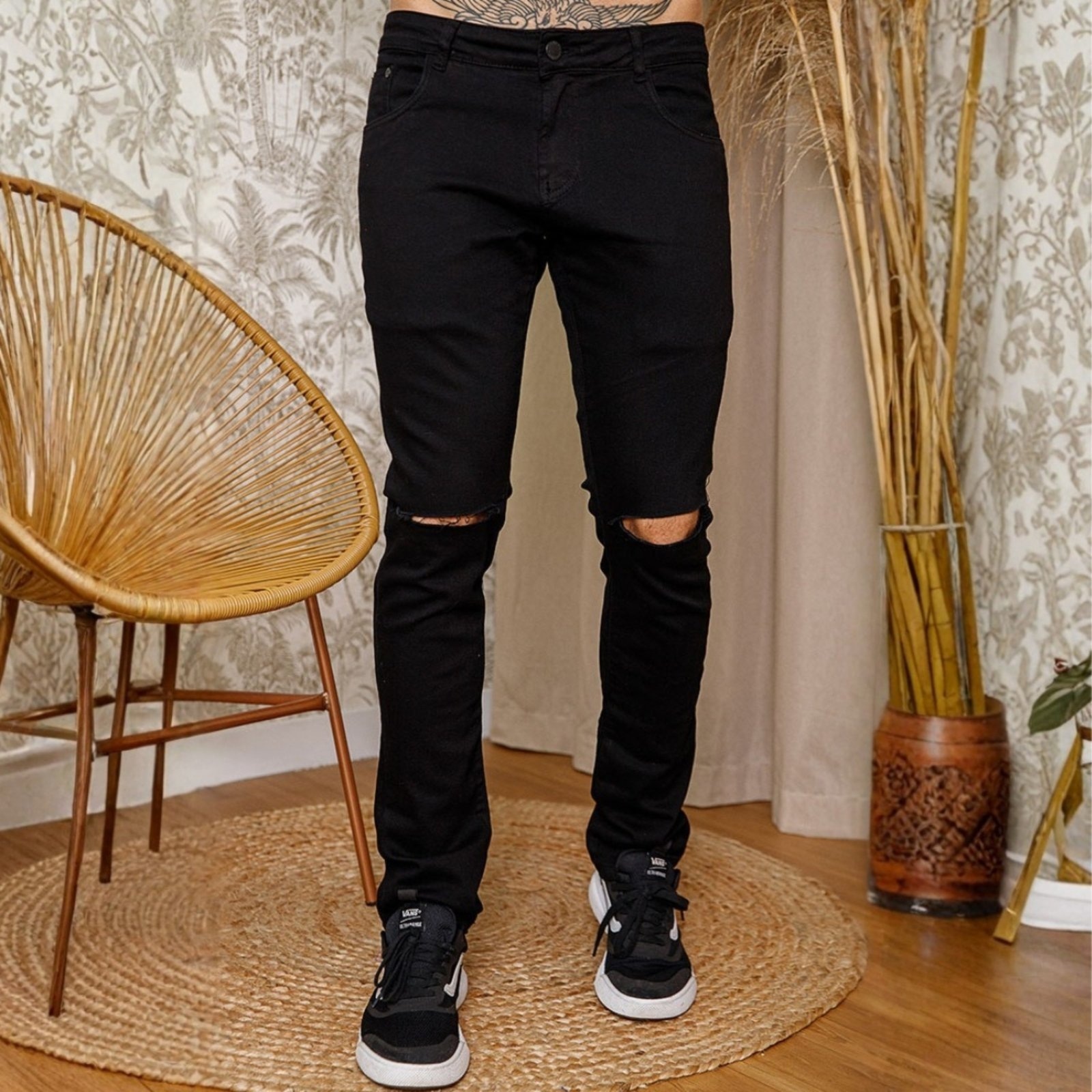 Imagem principal Calça Sarja Com Rasgo No Joelho Masculina Revanche Branson Revanche preto