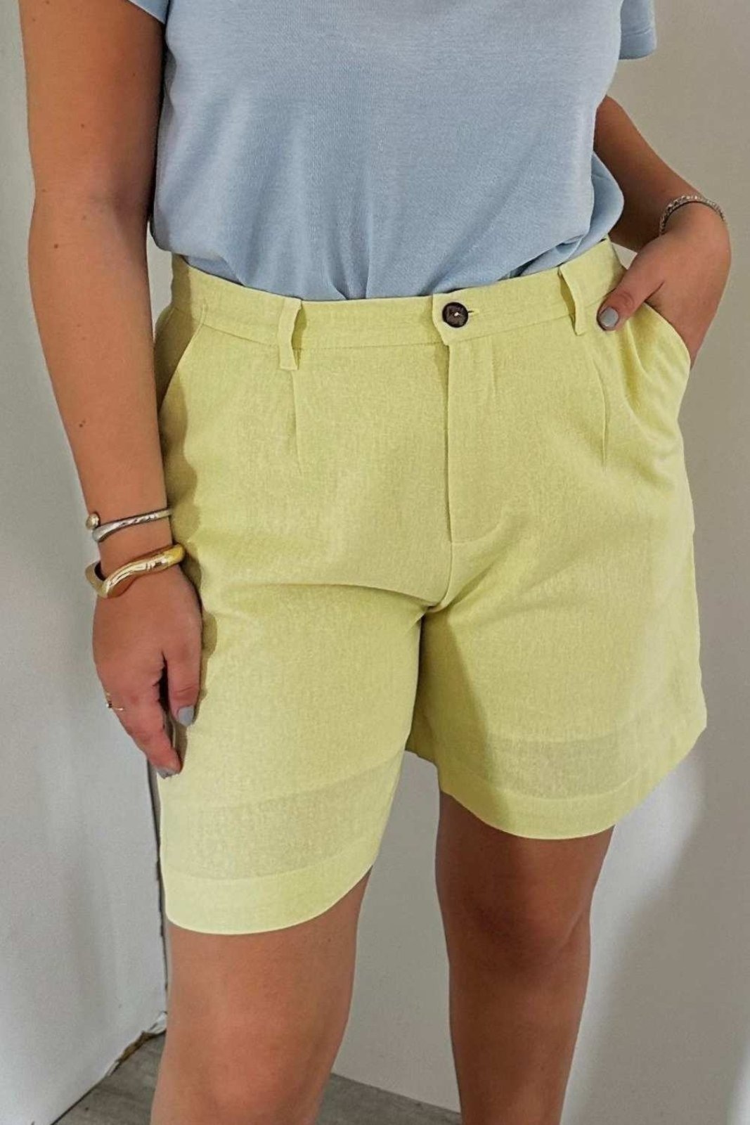 Imagem principal Bermuda Vanibele Linho Claro Vanibele amarelo