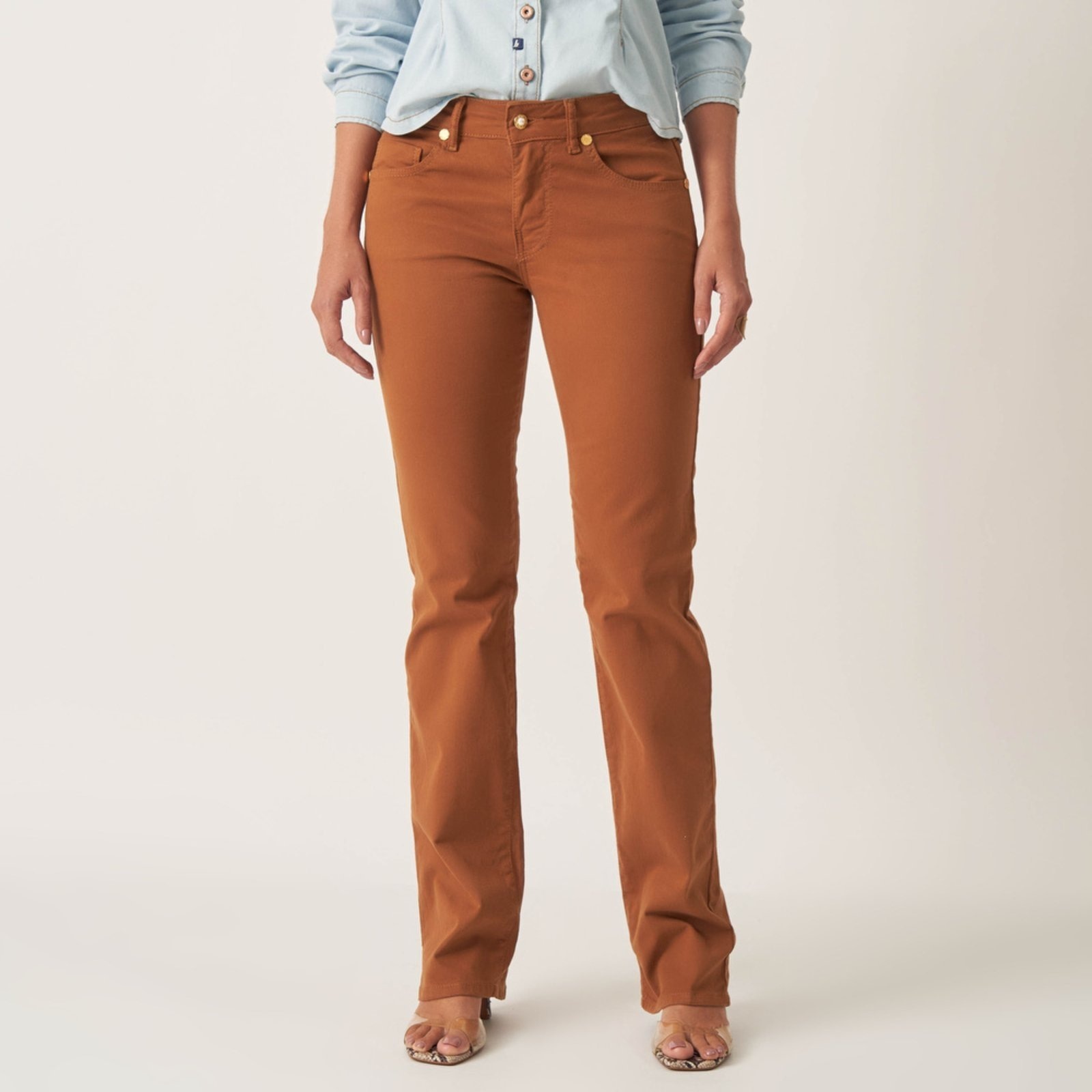 Imagem principal Calça Jeans Confort Reta Judy Basica Cintura Média Bloom marrom
