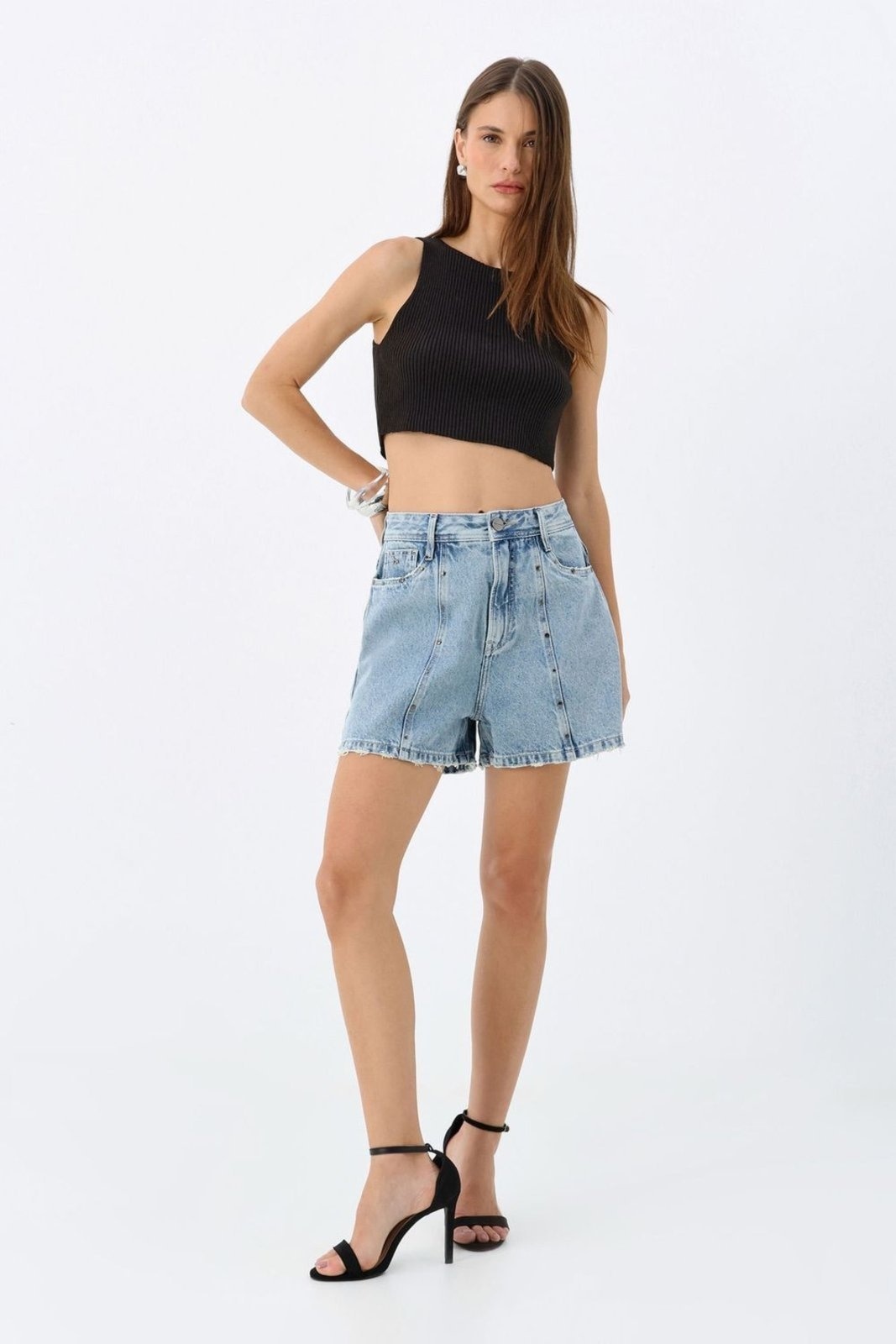 Imagem principal Short com Aplicação e Nervura ACT FEMININO jeans
