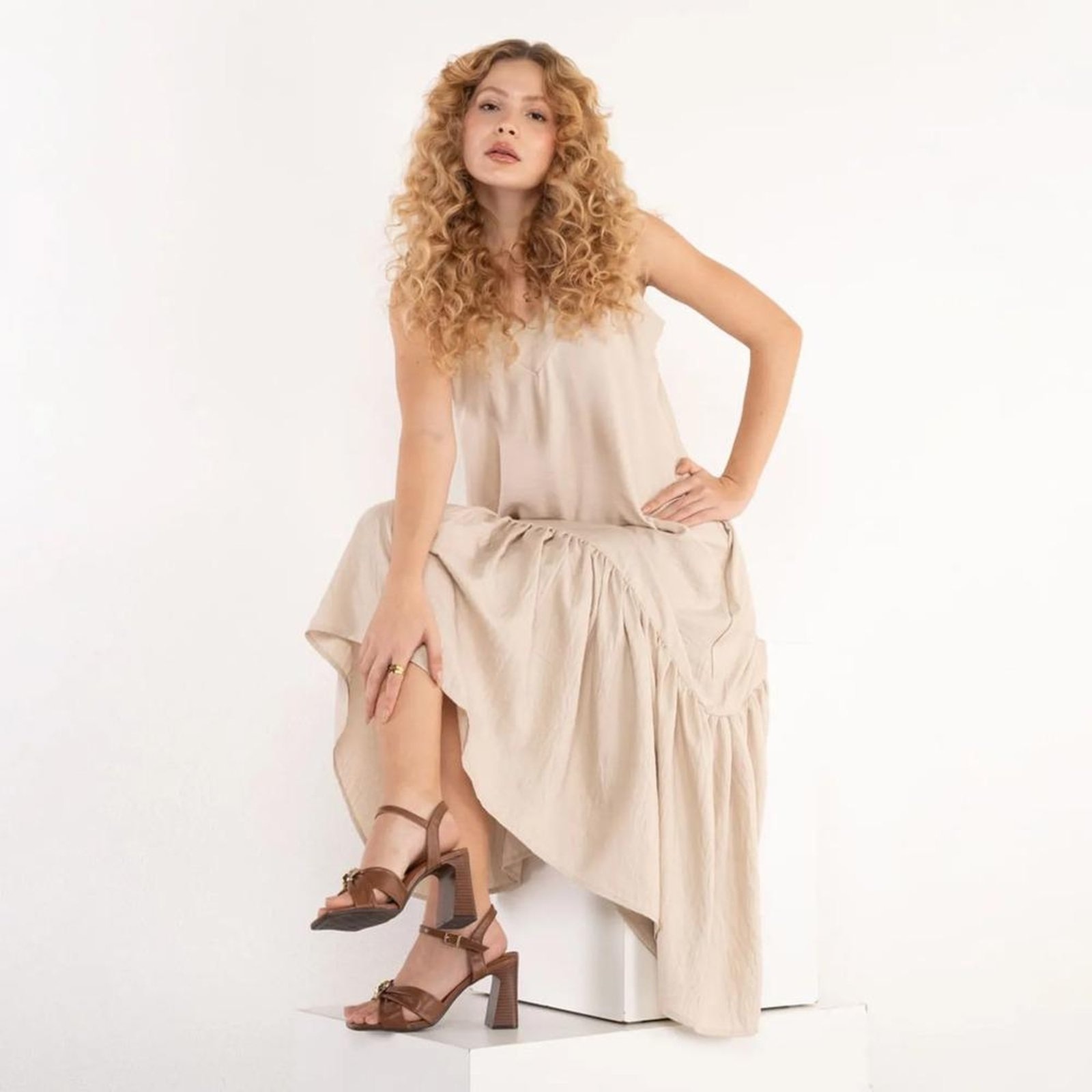 Imagem principal Sandália Via Marte Couro Salto Bloco Feminina VIA MARTE marrom