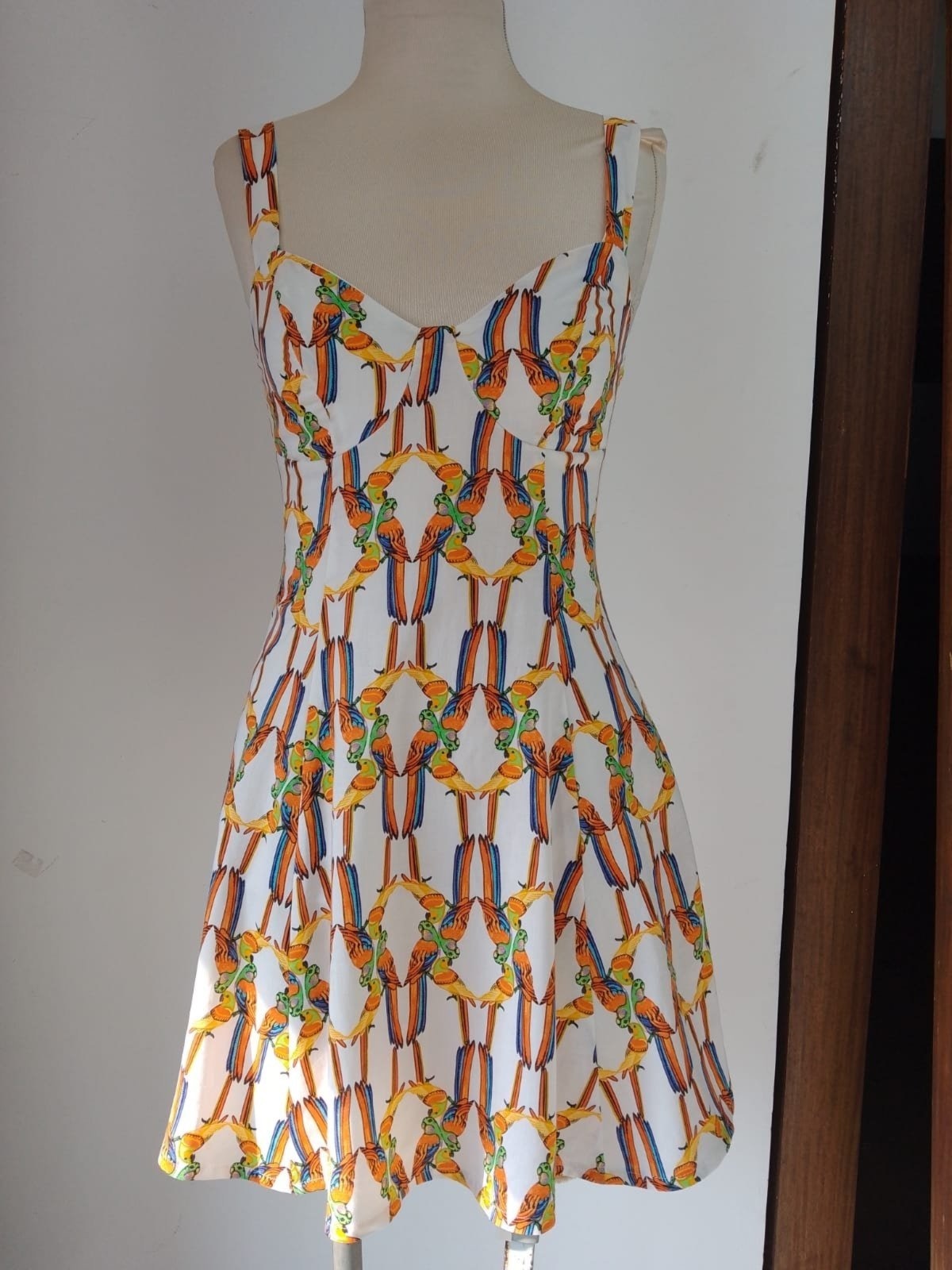 Imagem principal Sawary Fashion Vestido Curto Evasê Estampa Aves Sawary Fashion laranja