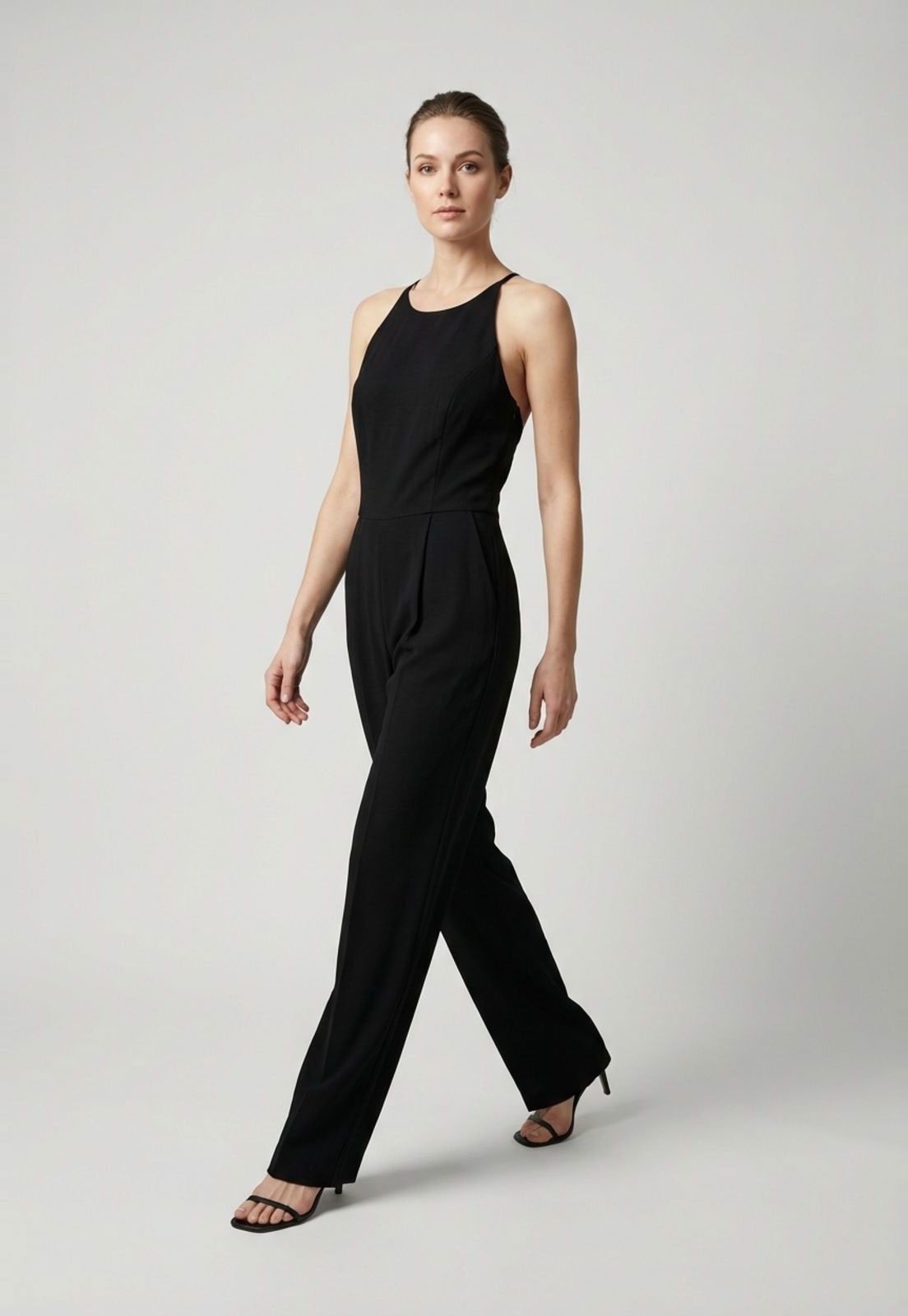 Imagem principal Macacão Feminino Lança Perfume Longo Sem Mangas Lança Perfume branco