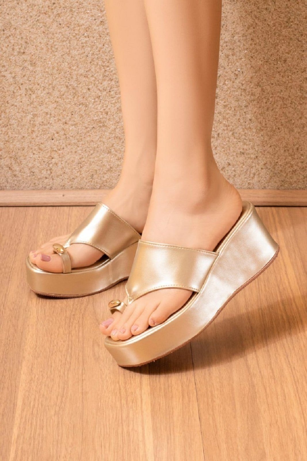 Imagem principal Tamanco Anabela Ref 2155 P Rofely Ouro Litgh Rofely dourado