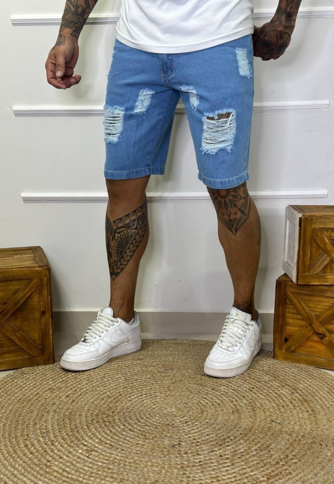 Imagem principal Bermuda Jeans Masculina Tempo Hábil Slim Destroyed Claro 5 Estilo azul