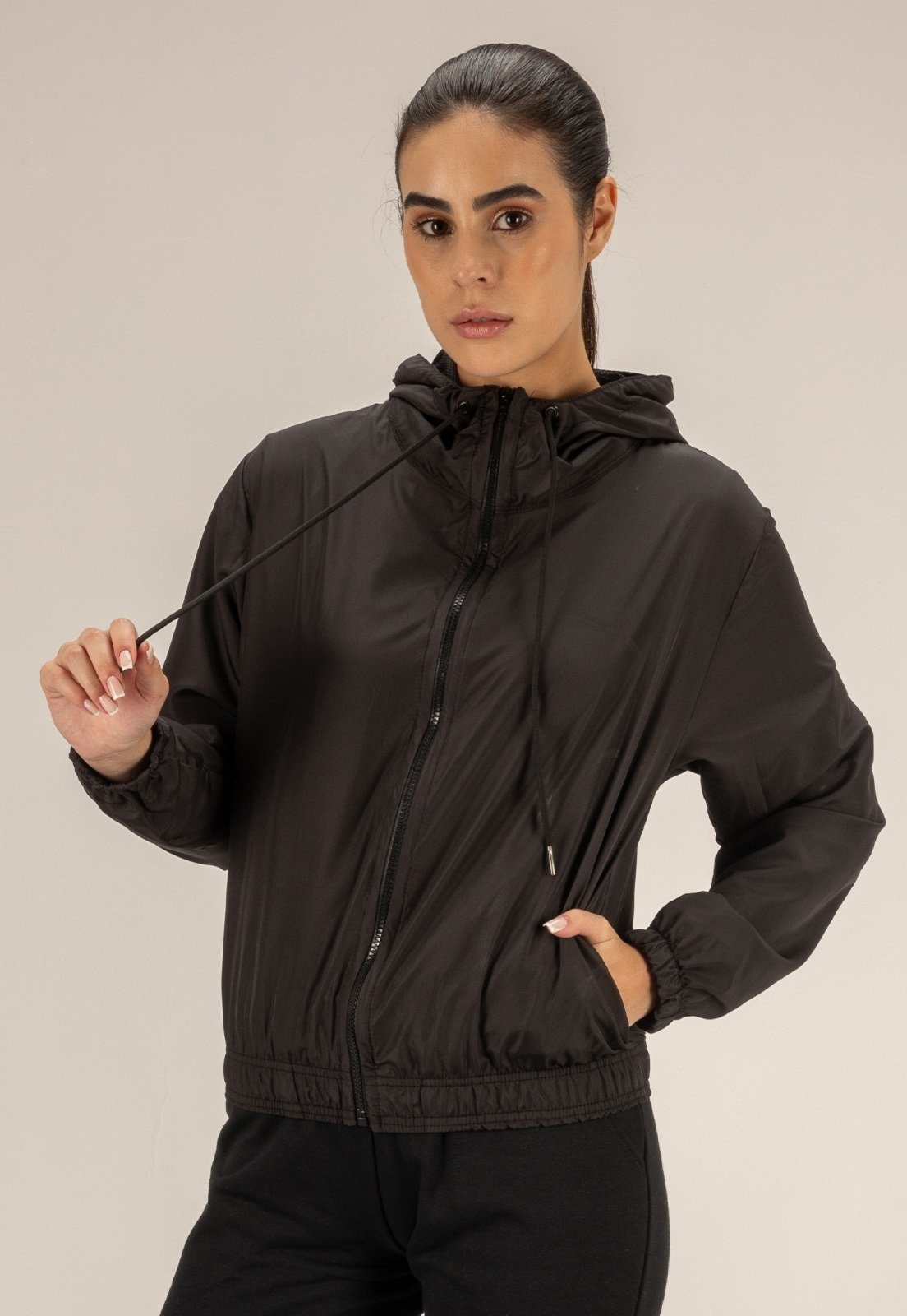 Imagem principal Corta Vento Preta Feminina Dulk preto