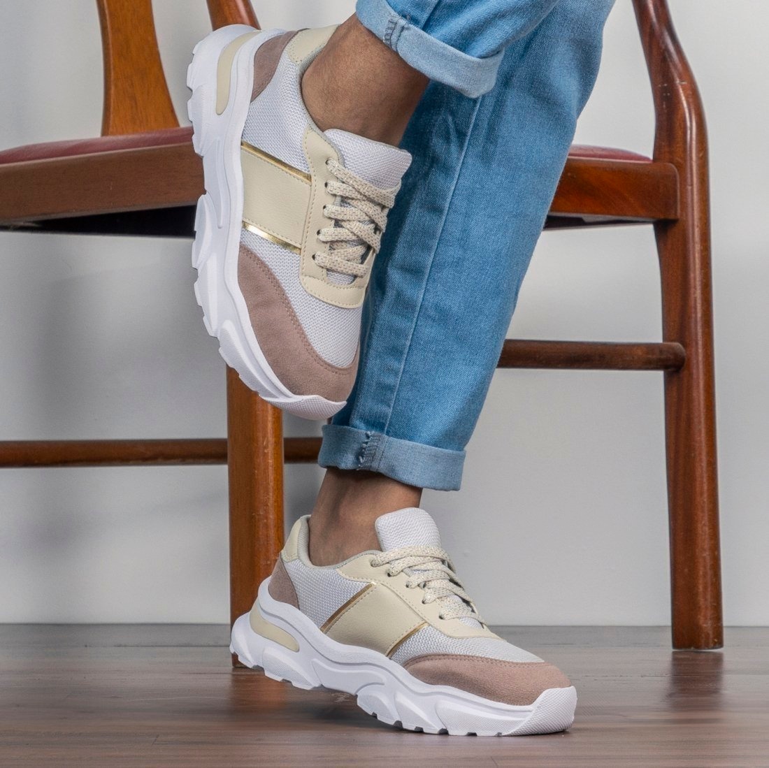 Imagem principal Tênis Feminino De Caminhada GuGi Sneaker Casual Fiorella Sola Micro Expandida Macia Off White Gugi bege white