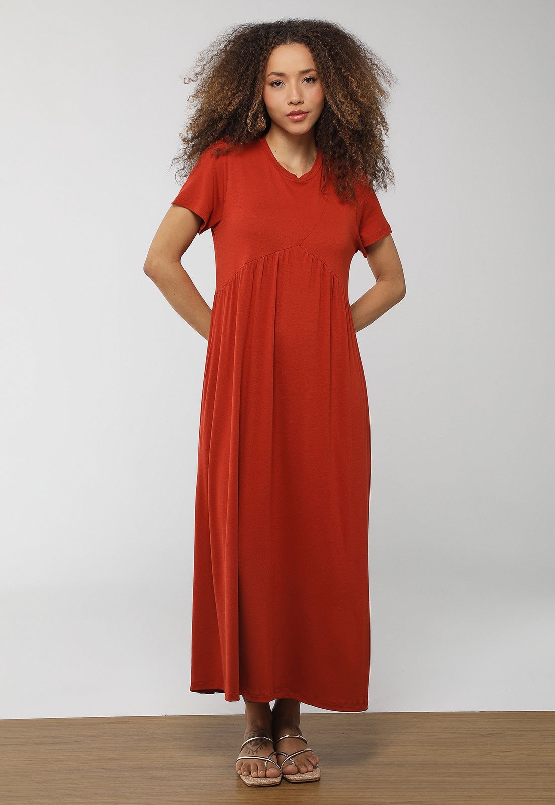 Imagem principal Vestido CaCay Midi Recortes CaCay vermelho