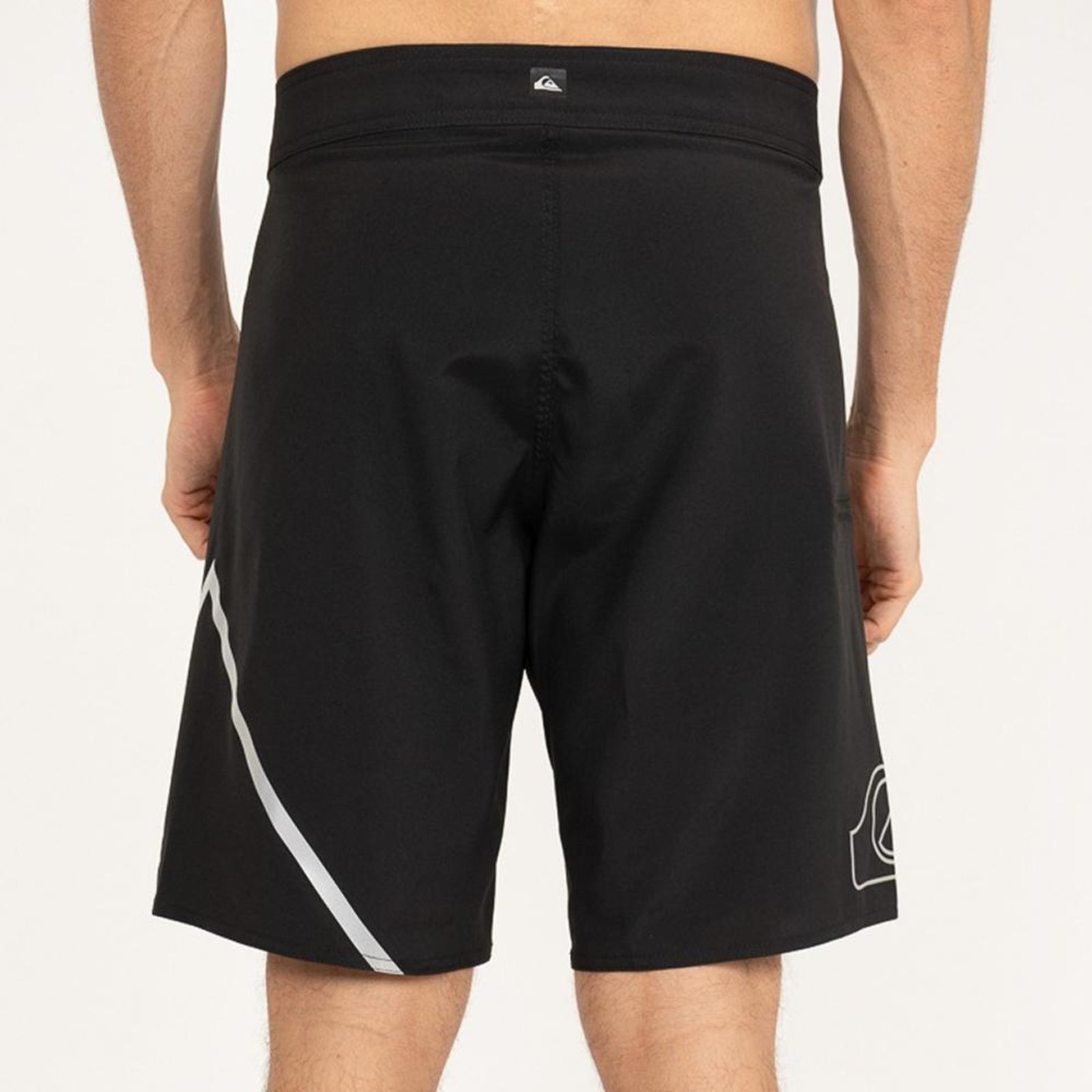 Imagem principal Bermuda Quiksilver New Wave Reflective 20 SM26 Quiksilver preto