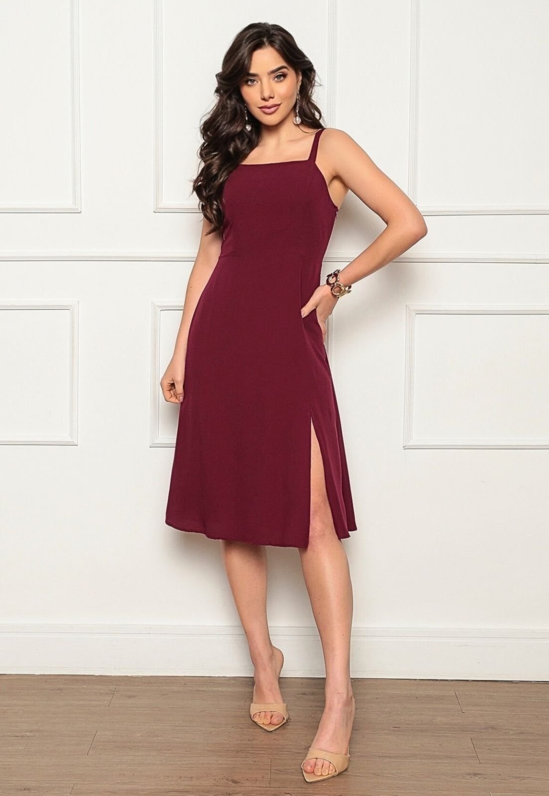 Imagem principal Vestido Midi Elegance Wine em Viscose Premium Fenda na lateral NKTEX vinho