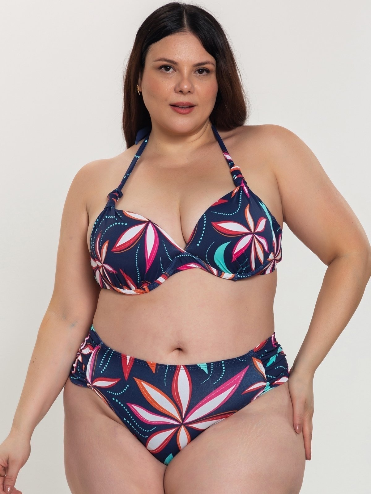 Imagem principal Biquini Plus Size Orla da Praia com Bojo Meia Taça e Calcinha Drapeada Folhagem Orla da Praia azul marinho/estampado/vermelho