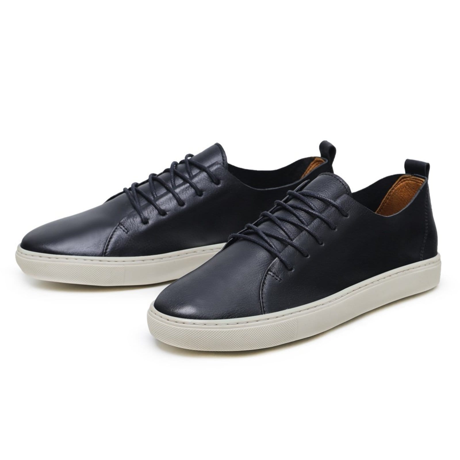 Tenis Feminino Cano Baixo de Couro sem Forro Interno Ref.:1810