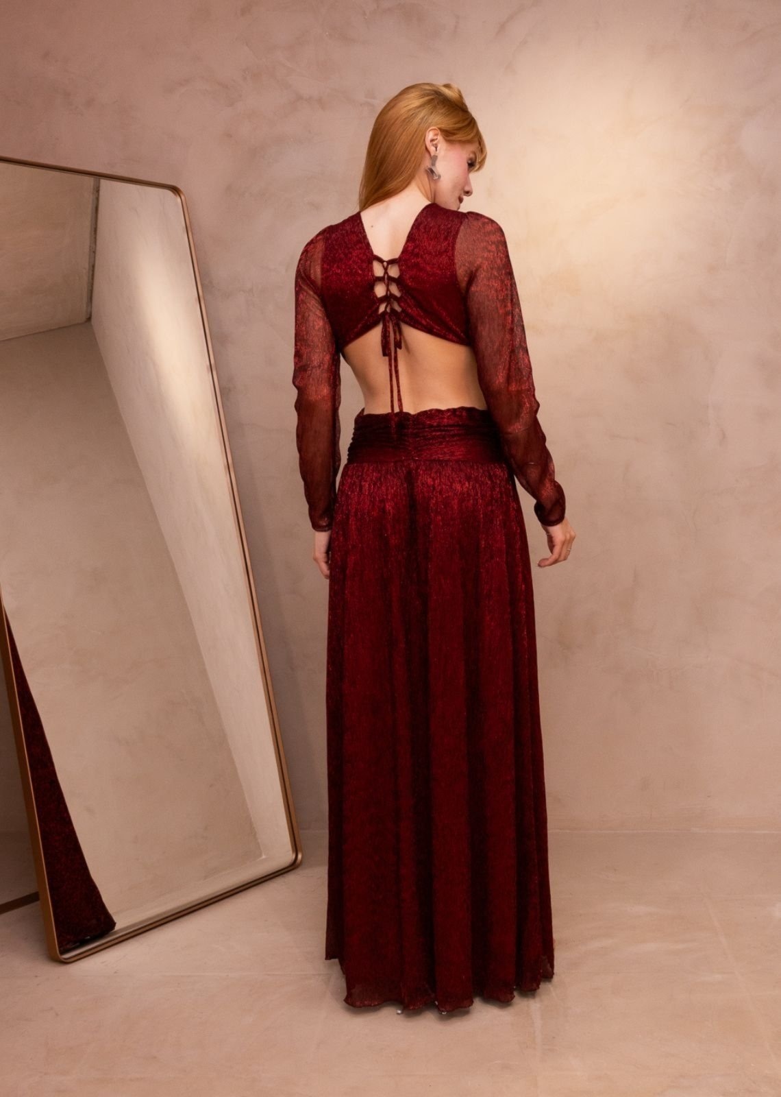 Imagem principal Vestido Longo Festa Madrinhas Formandas Manga Longa Abertura Lateral com Fenda Fios Lurex Zamy Marsala Cia do Vestido azul