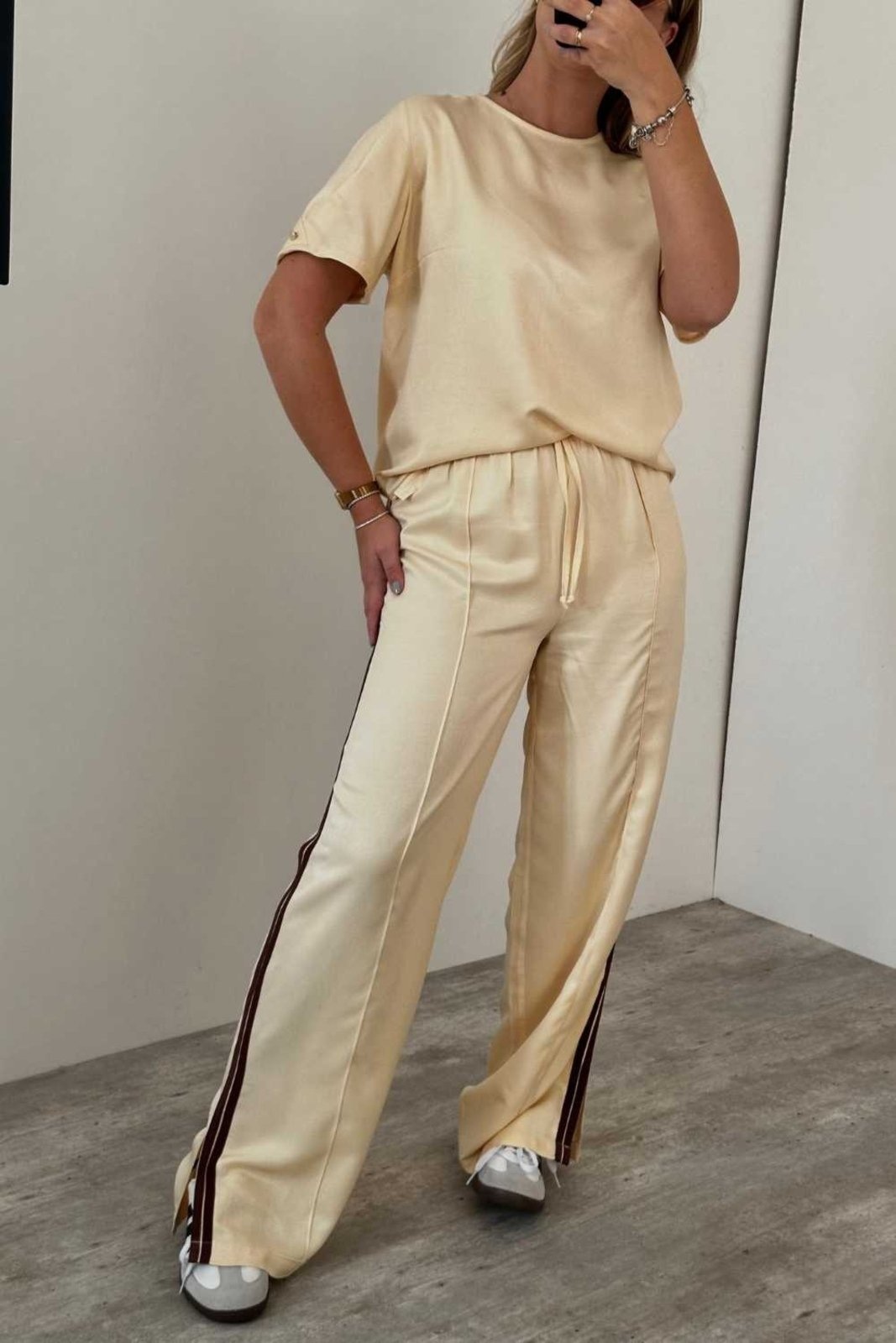 Imagem principal Calça Vanibele Track Manteiga Vanibele amarelo