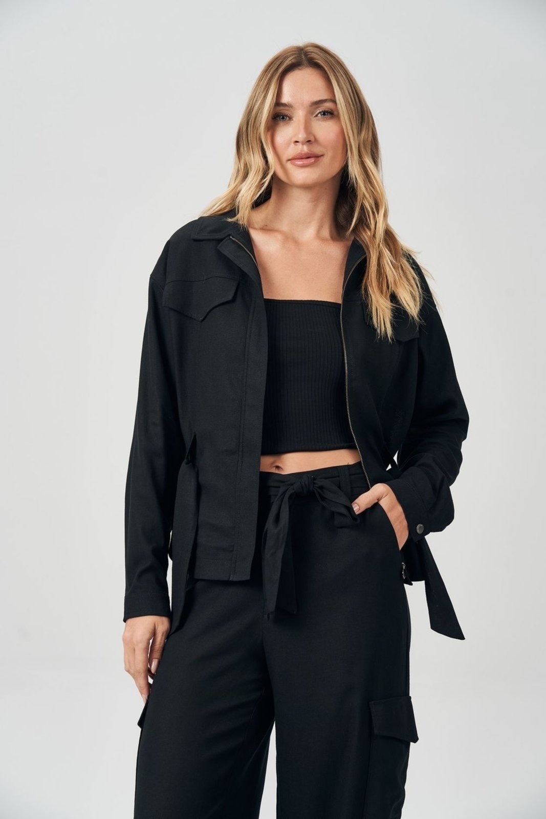 Imagem principal Jaqueta Linho Com Faixa Feminina Acostamento ACT FEMININO preto