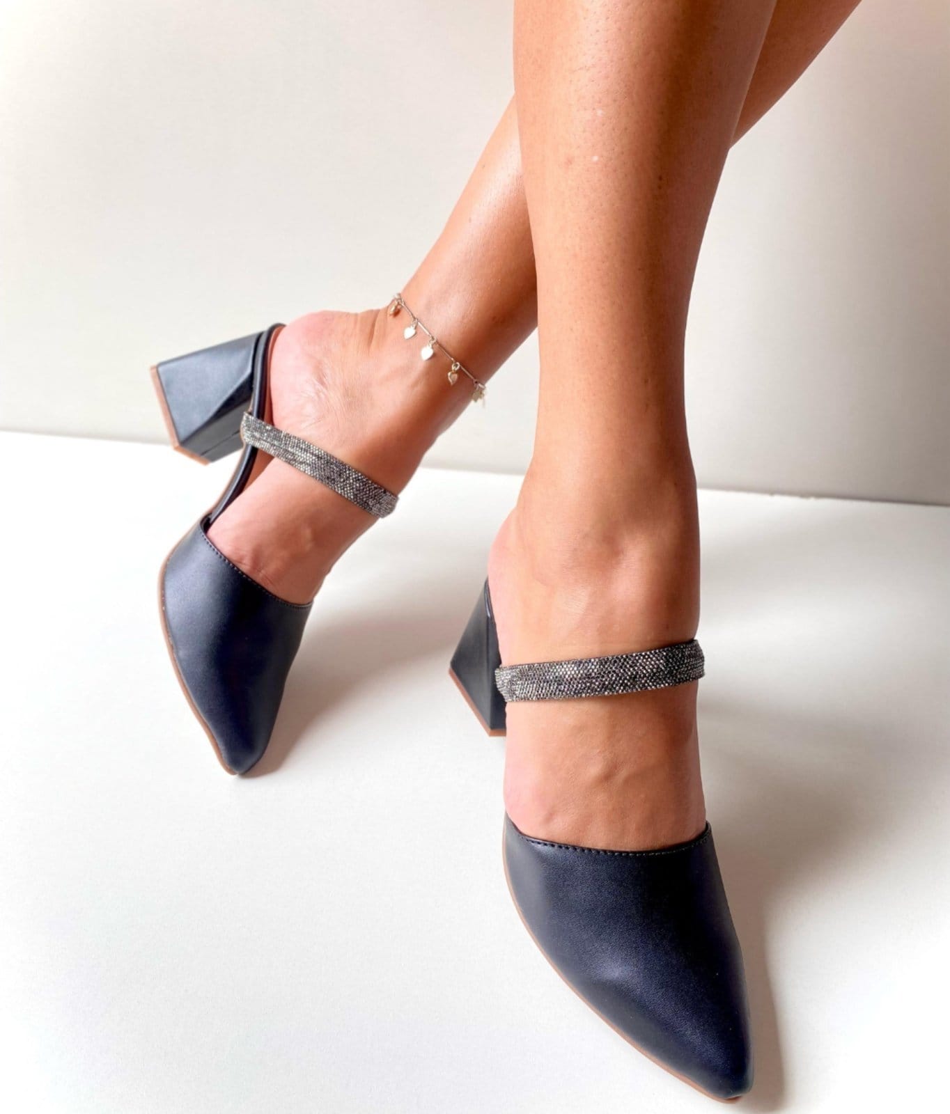 Mule Delazari Salto Bloco com detalhe em Strass