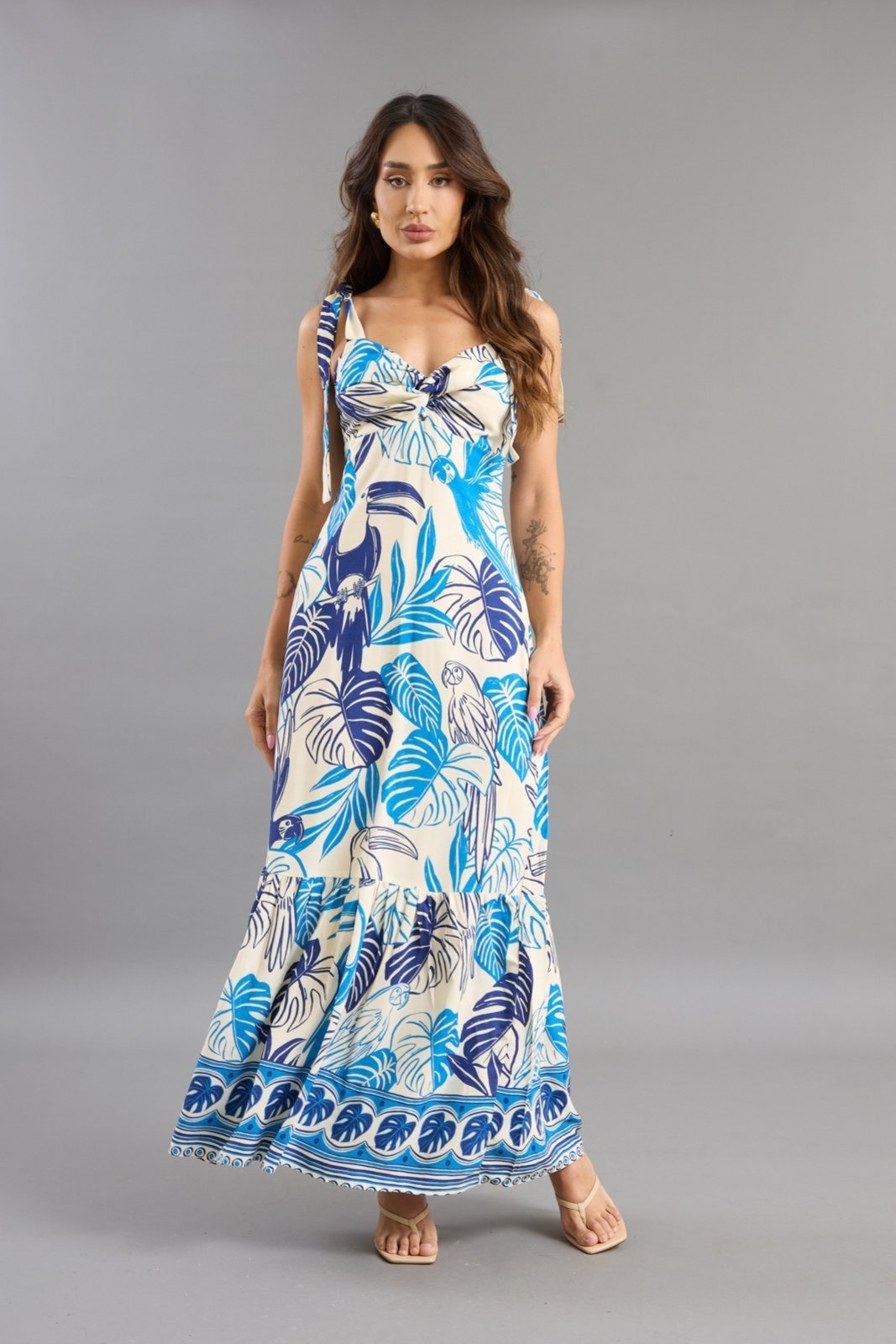 Imagem principal Vestido Longo Estampado Tropical com Alças Amarração Lemier Collection LEMIER azul
