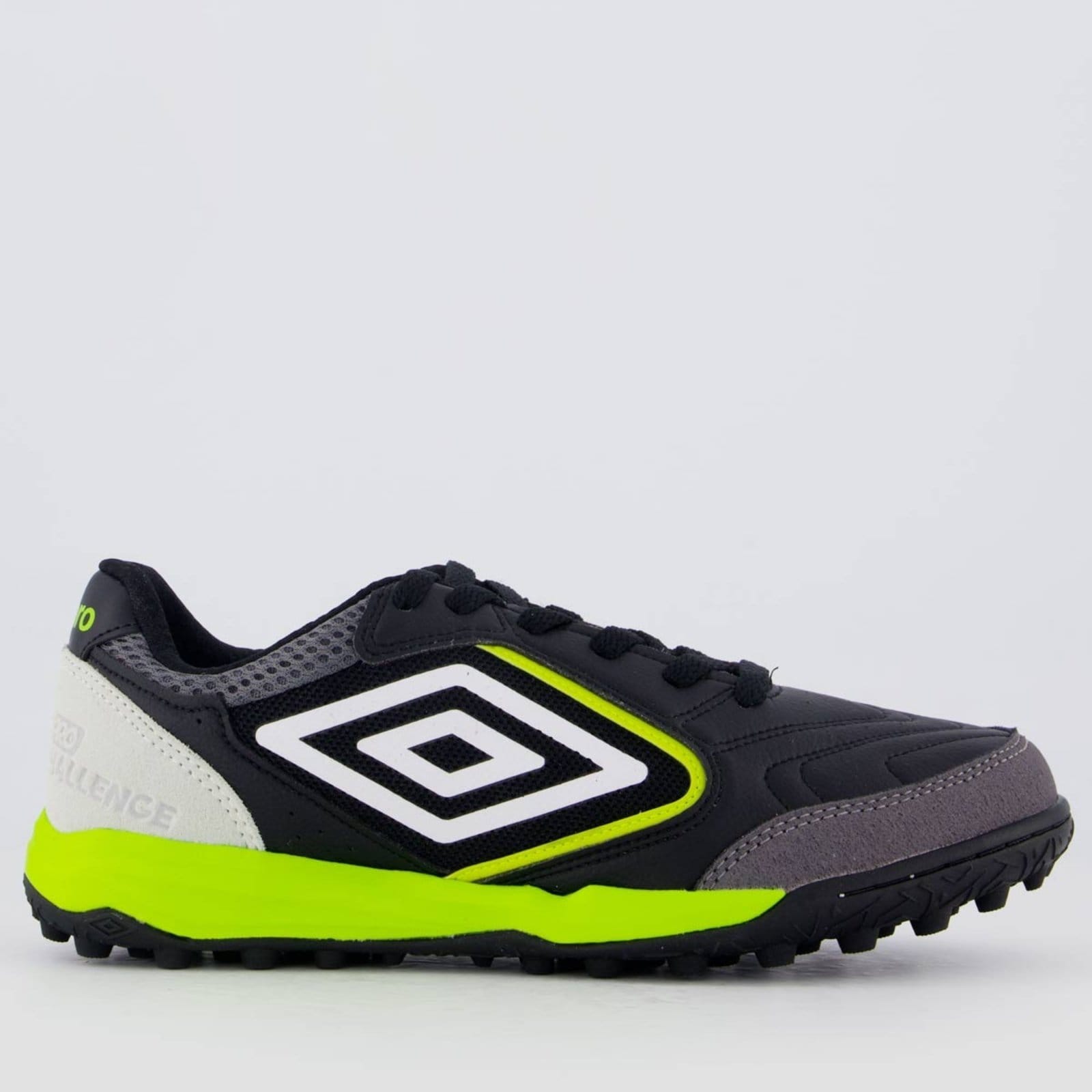 Chuteira Umbro Pro Challenge Uptake Society Preta e Verde