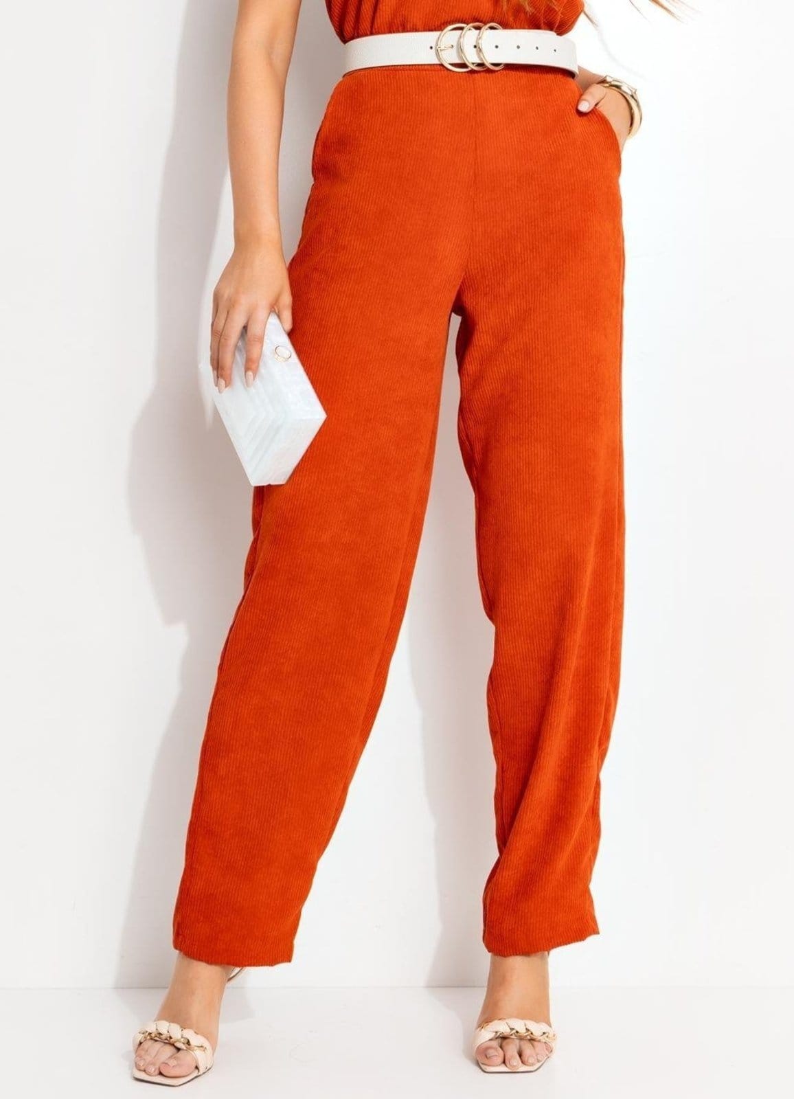 Calça Feminina Ferrugem Em Tecido De Cotelê