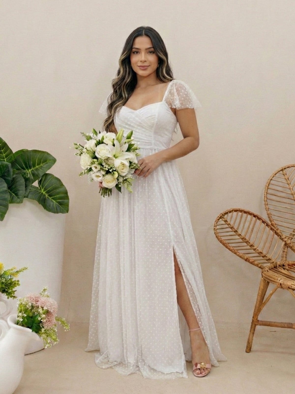 Vestido Longo em Tule Poá com Fenda Ideal Noiva Civil e Pré-Wedding