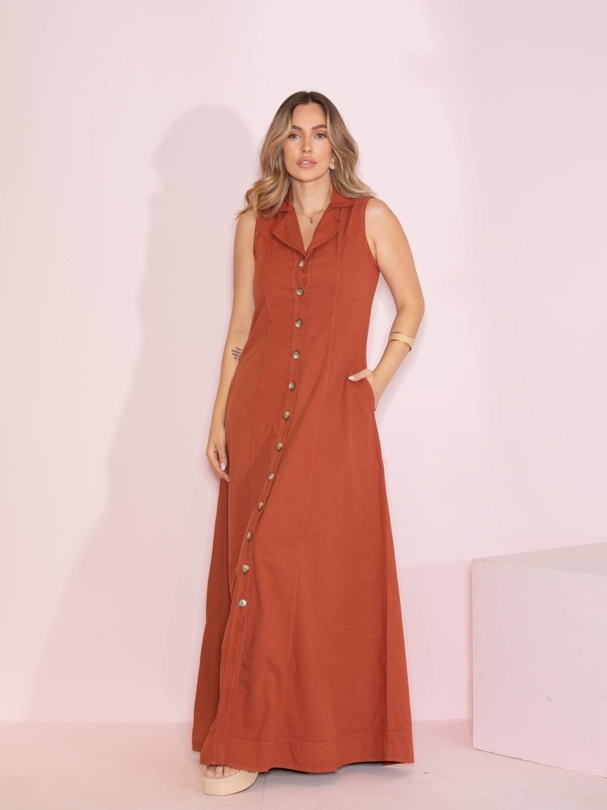 Vestido Longo Alfaiataria Novah Store Sarja Terra Cota