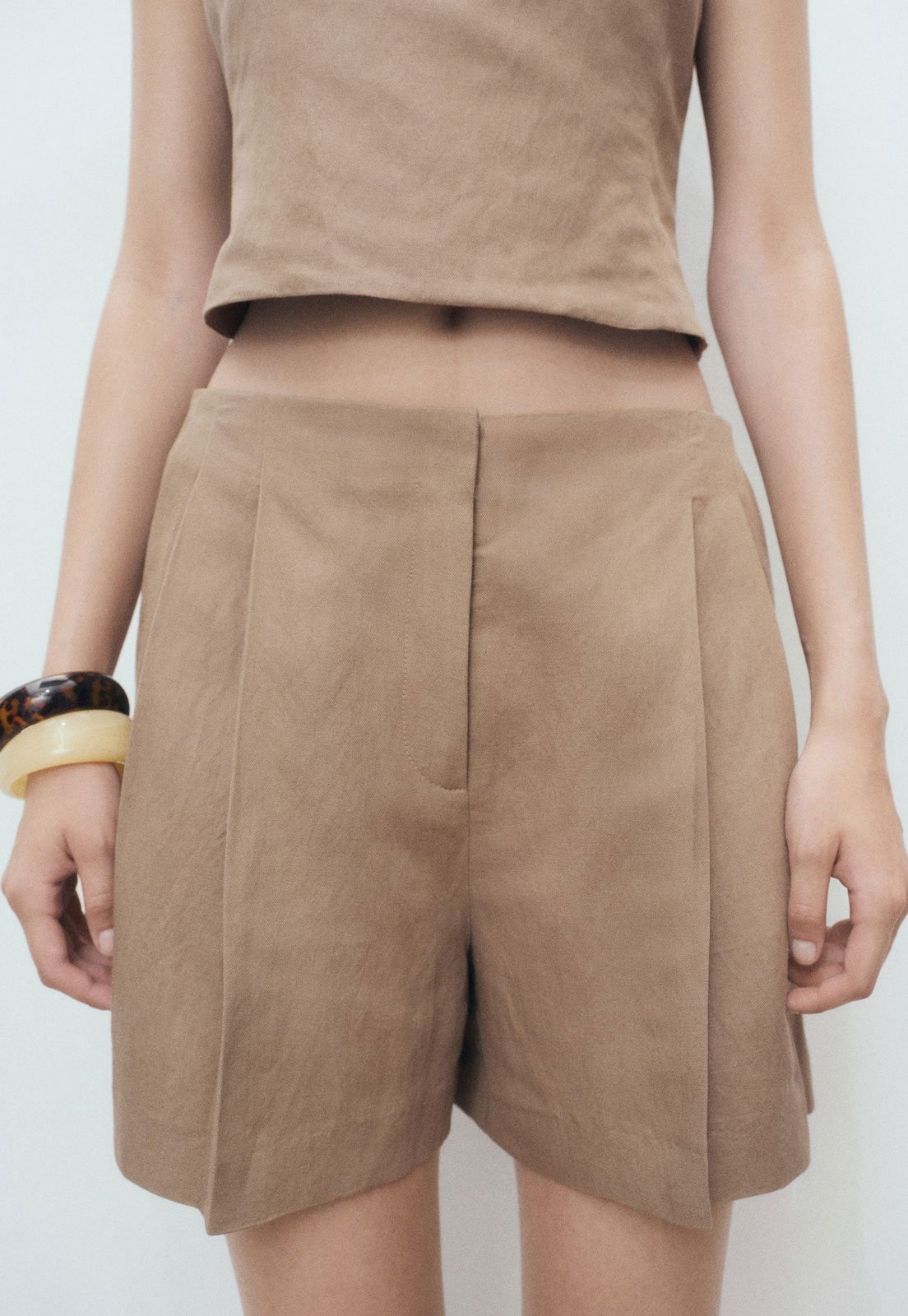 Imagem principal Bermuda Feminina Mango Teresa Mango bege