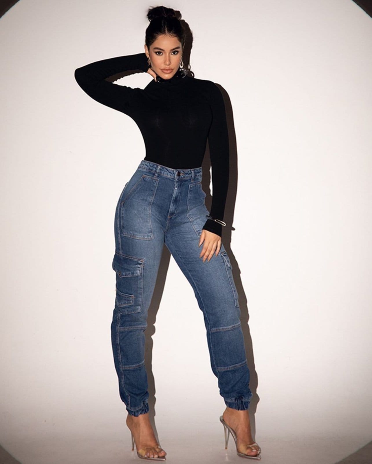 Calça Jogger Cargo Feminina Cintura Média Detalhes Bolsos 23682 Médio/escuro