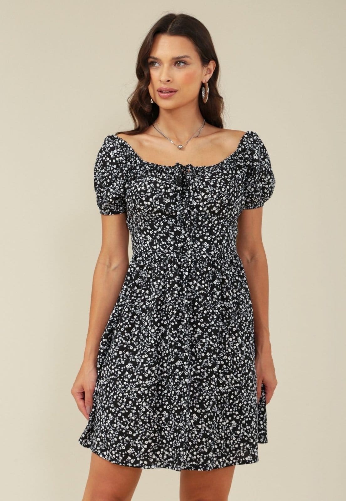 Vestido Curto Pop Me Em Viscose Manga Curta