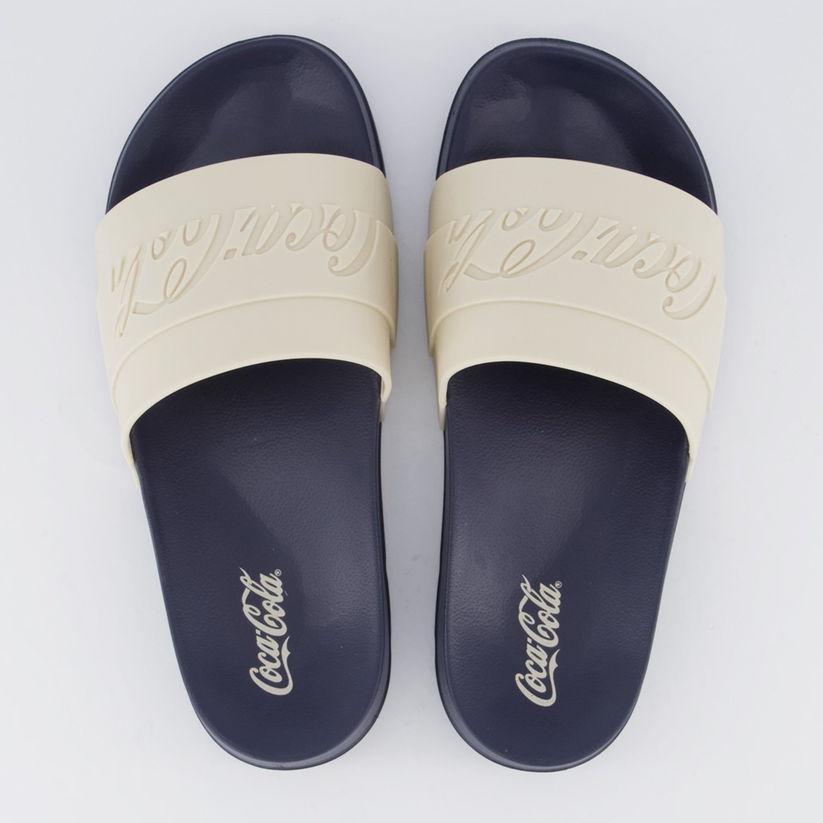 Imagem principal Chinelo Coca Cola Injetado Slide Elevate Marinho e Bege Coca-Cola preto