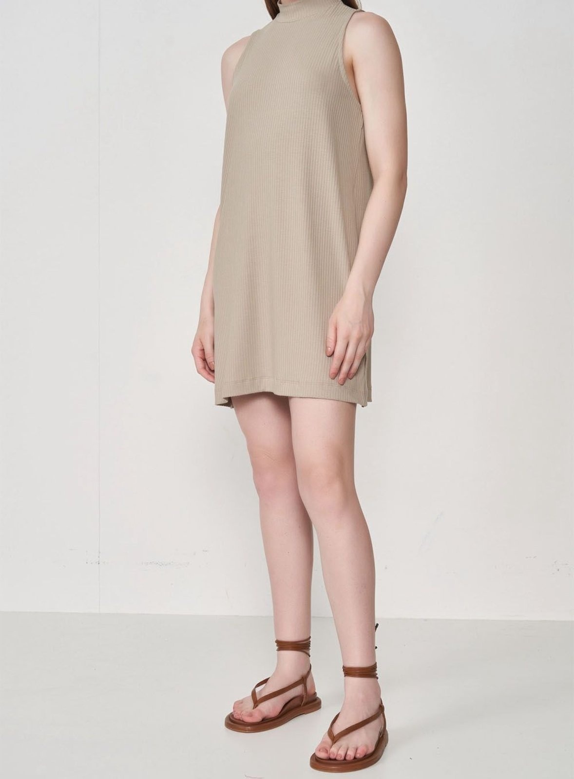 Imagem principal Vestido Comfy Manhattan Canelado Gola Alta Colcci Colcci bege