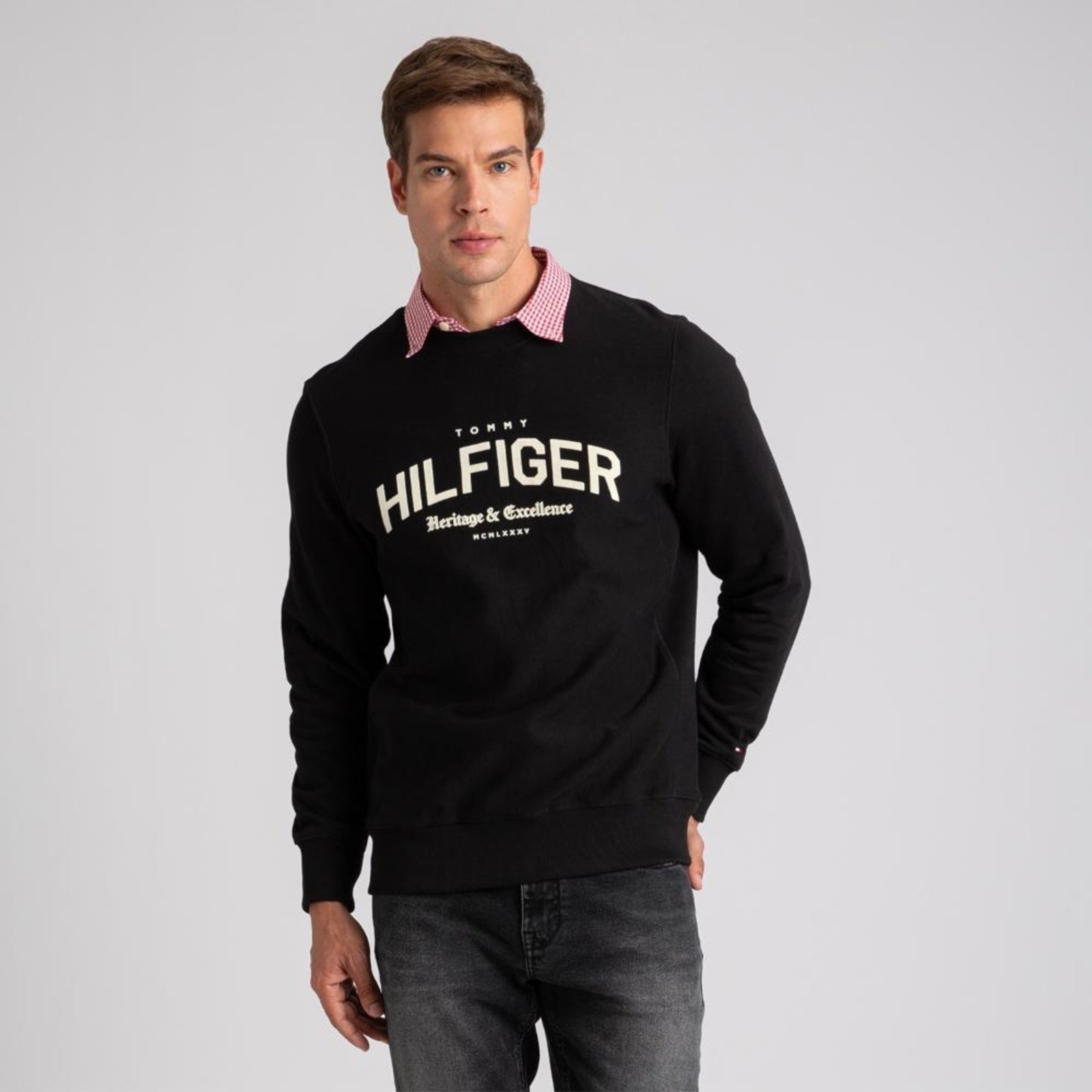 Imagem principal Moletom Logo Hilfiger Arqueado - EEG Tommy Hilfiger preto